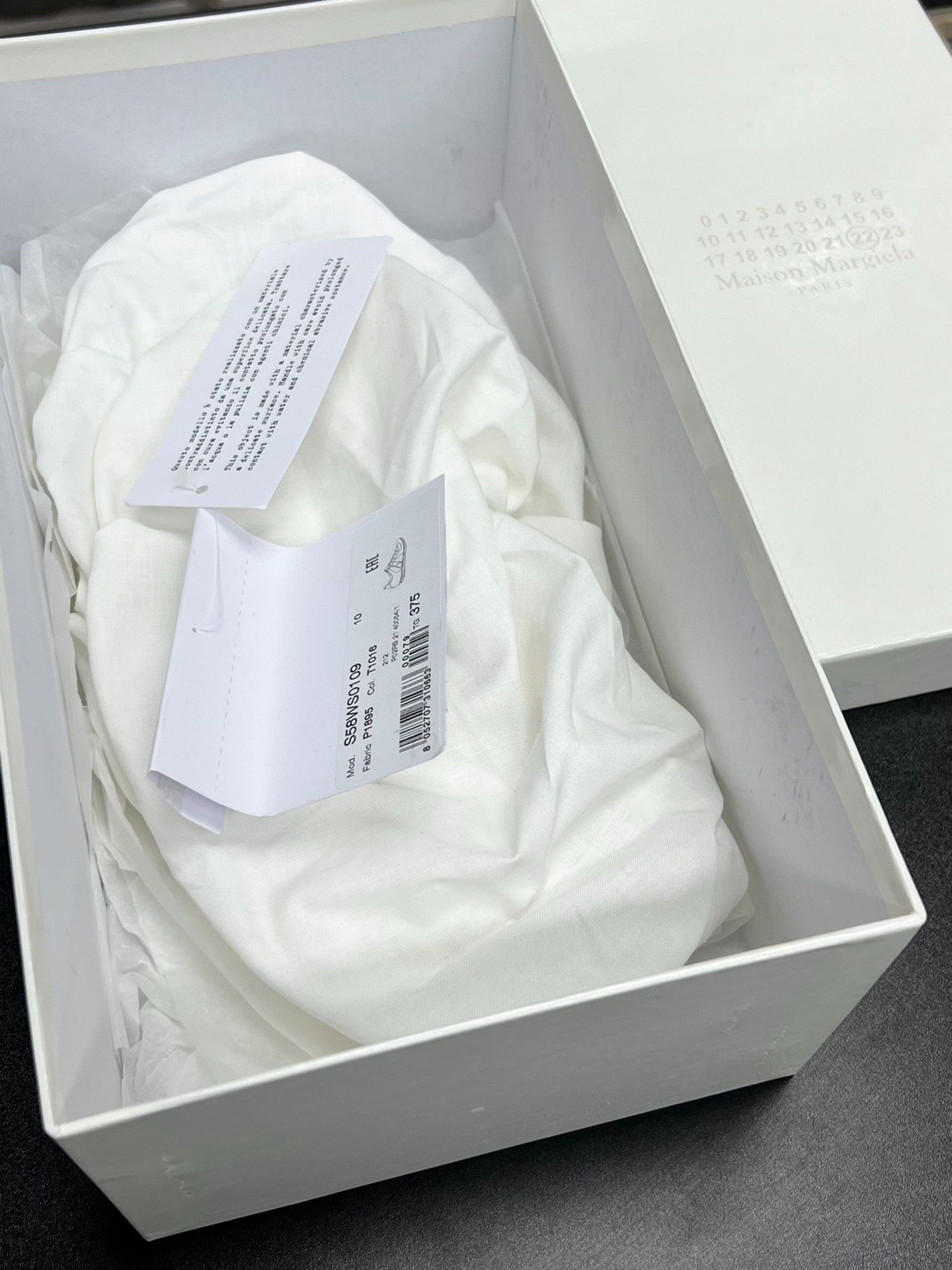 Maison Margiela Maison Margiela White Lowtop Sneakers us_7-5 Women Size US 7.5 / IT 37.5 - 9 Thumbnail