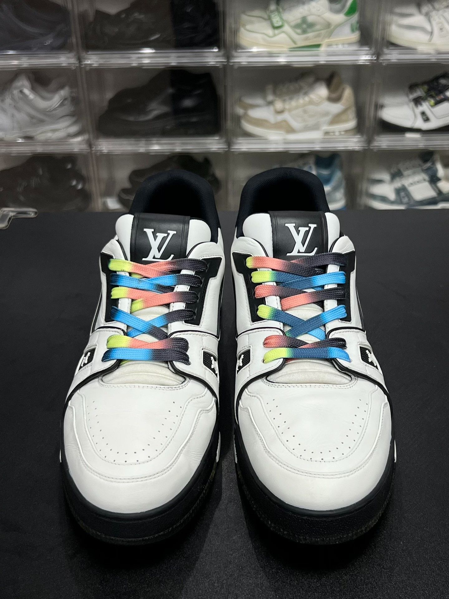Louis Vuitton Louis Vuitton Training White Lowtop Sneakers 10 Men Size US 10 / EU 43 - 2 Thumbnail