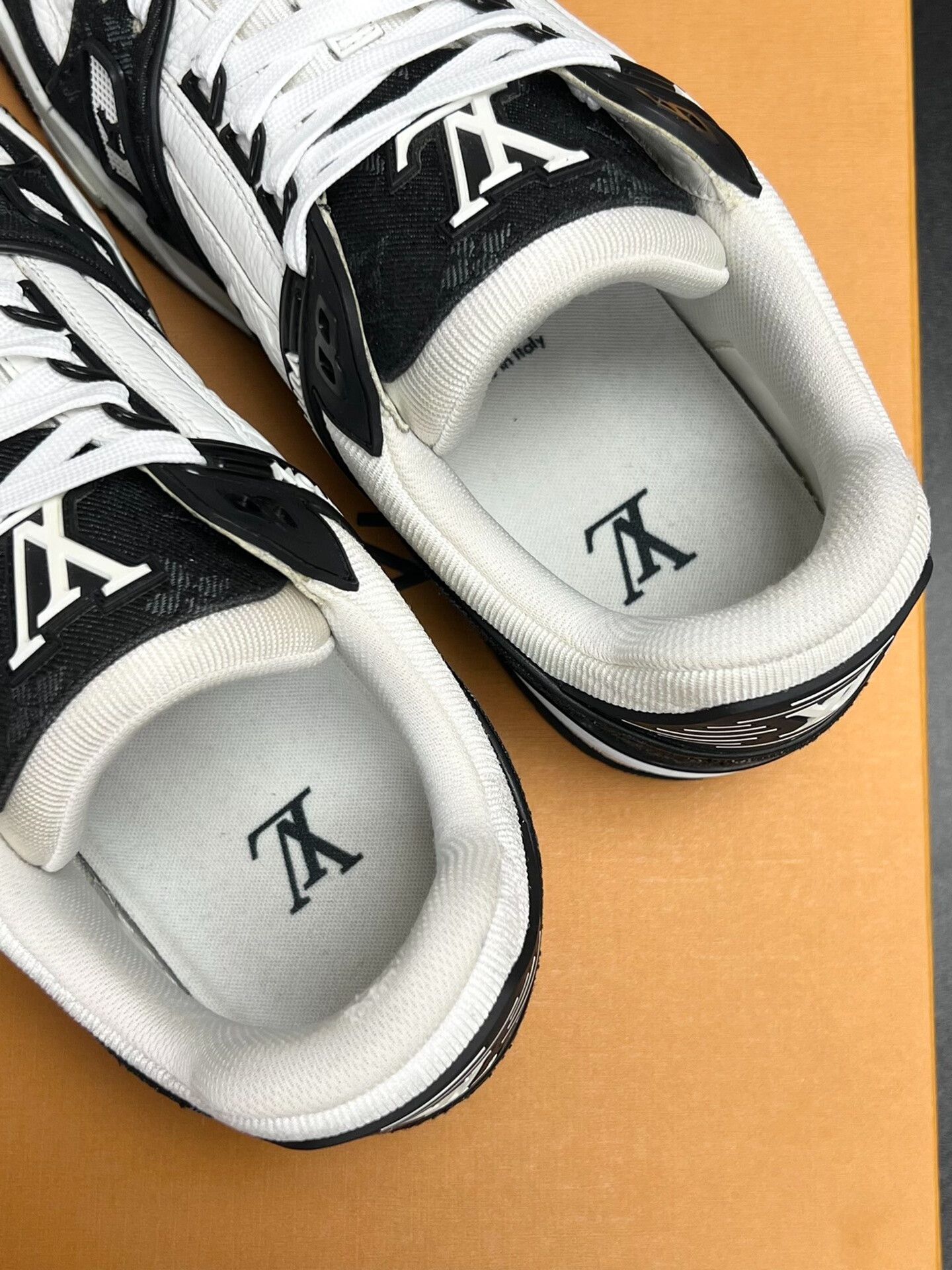 Louis Vuitton Louis Vuitton Training Denim Black Lowtop Sneakers 10.5 Men Size US 10.5 / EU 43-44 - 4 Thumbnail
