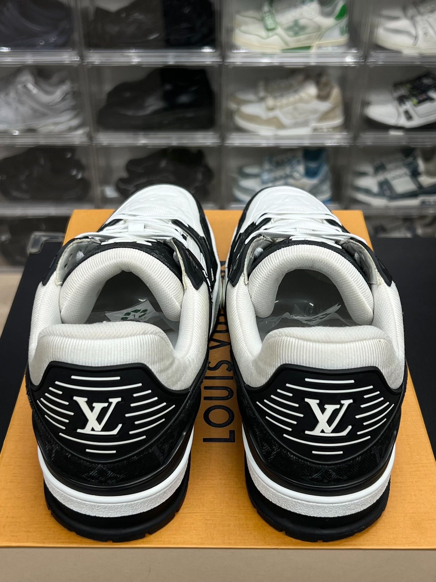 Louis Vuitton Louis Vuitton Training Denim Black Lowtop Sneakers 10.5 Men Size US 10.5 / EU 43-44 - 7 Thumbnail