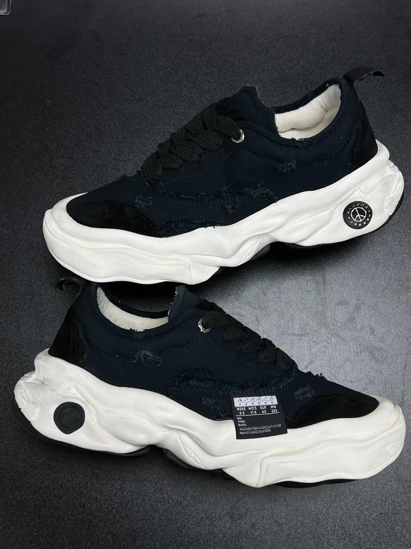 Yohji Yamamoto Yohji Yamamoto Lowtop Sneakers 10 Men Size US 10 / EU 43 - 5 Thumbnail