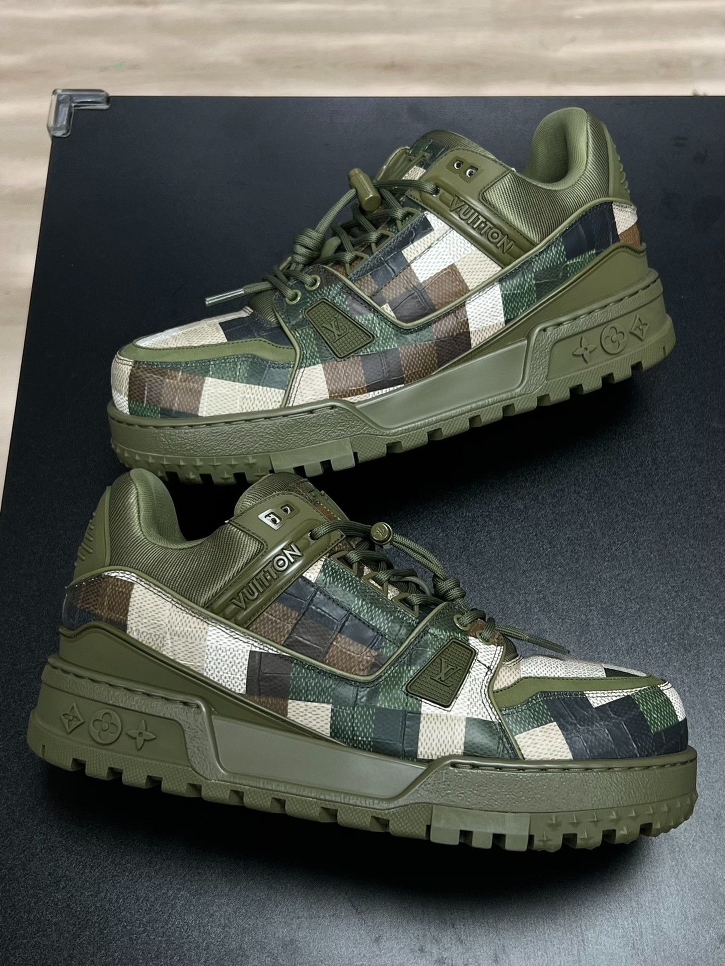 Louis Vuitton Louis Vuitton Training Camo Green Lowtop Sneakers 10 Men Size US 10 / EU 43 - 5 Thumbnail