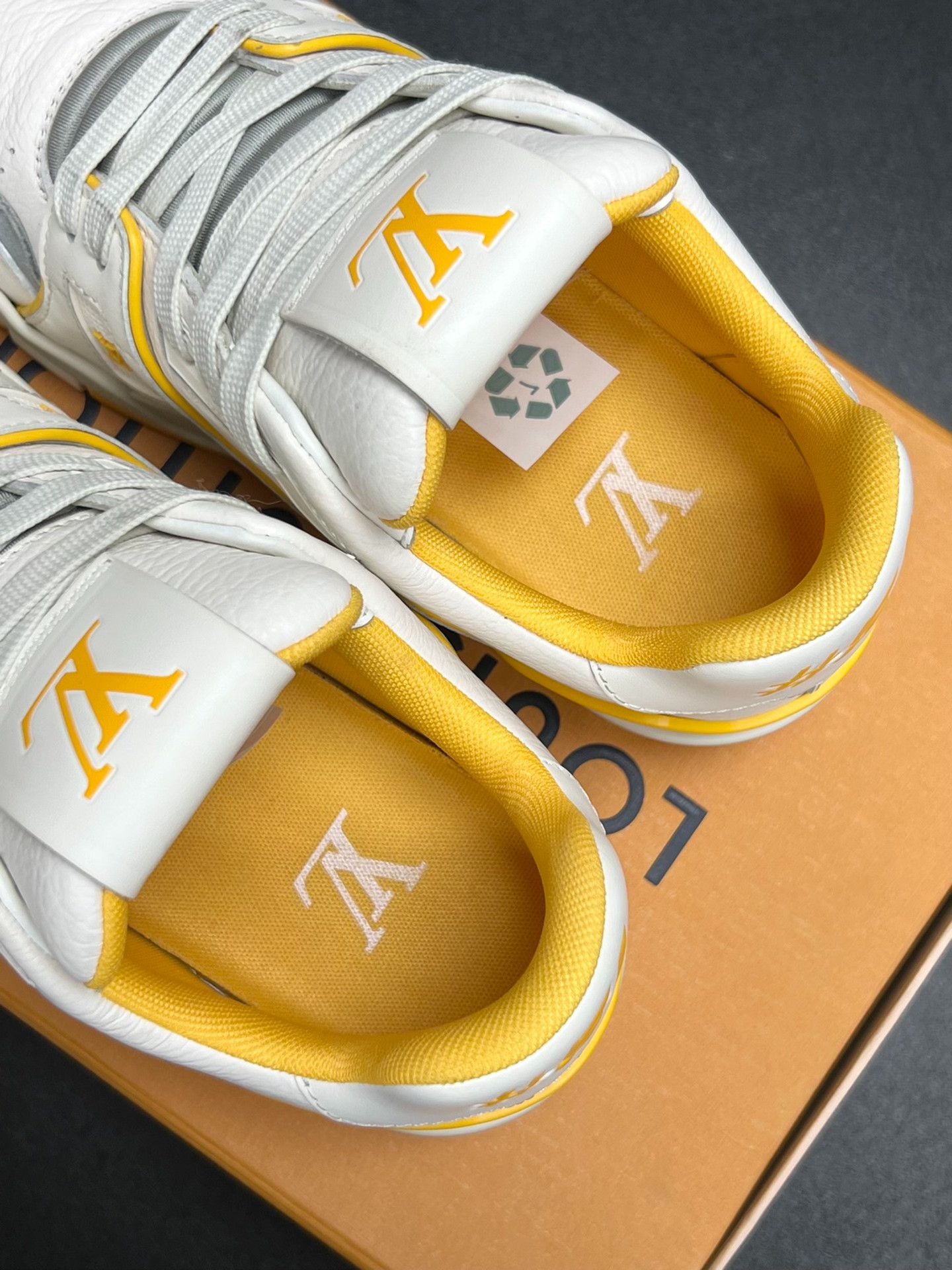 Louis Vuitton Louis Vuitton Training Yellow Lowtop Sneakers us_6-5 Women Size US 6.5 / IT 36.5 - 4 Thumbnail