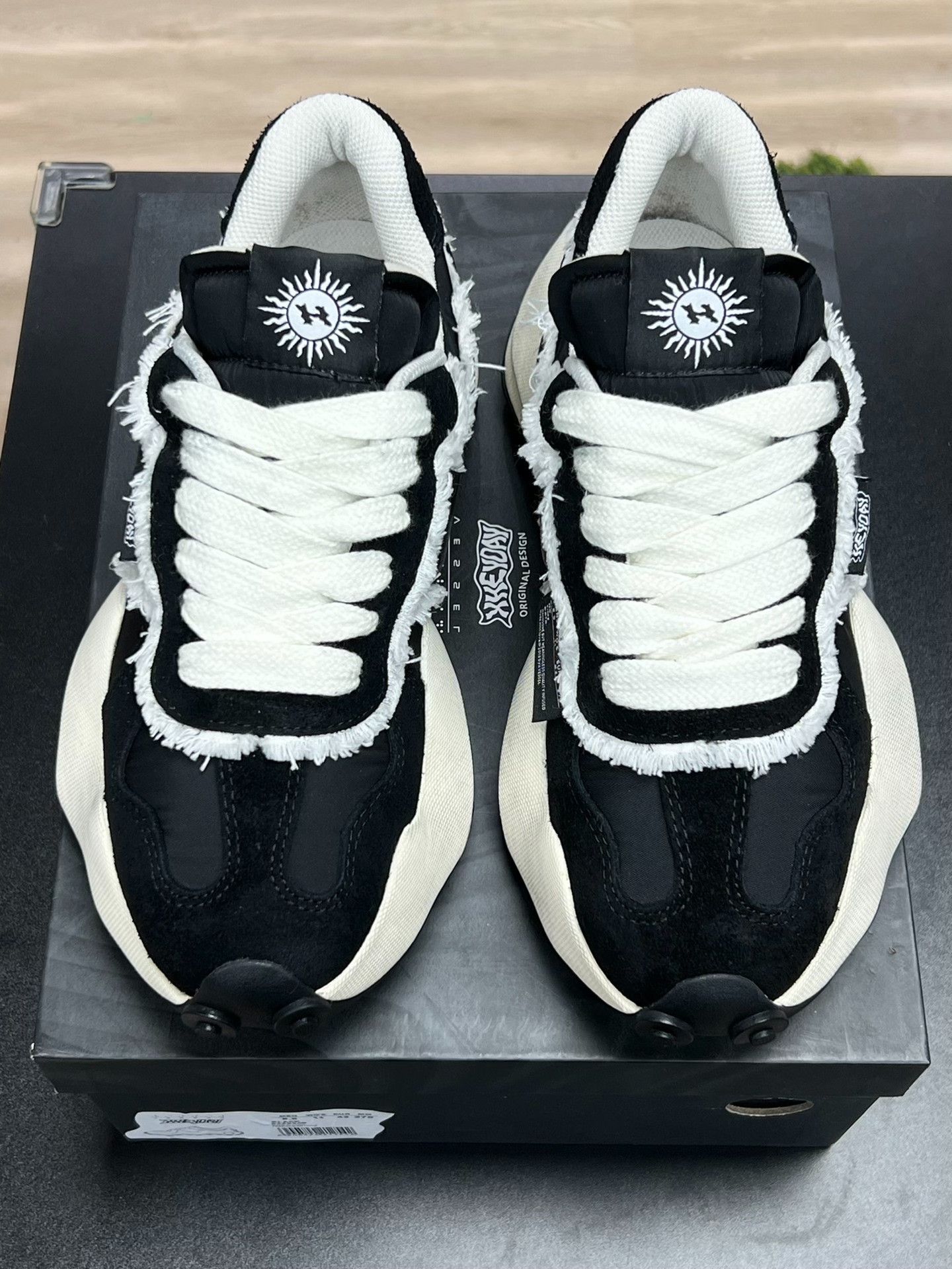 Yohji Yamamoto Yohji Yamamoto Lowtop Sneakers 9 Men Size US 9 / EU 42 - 3 Thumbnail
