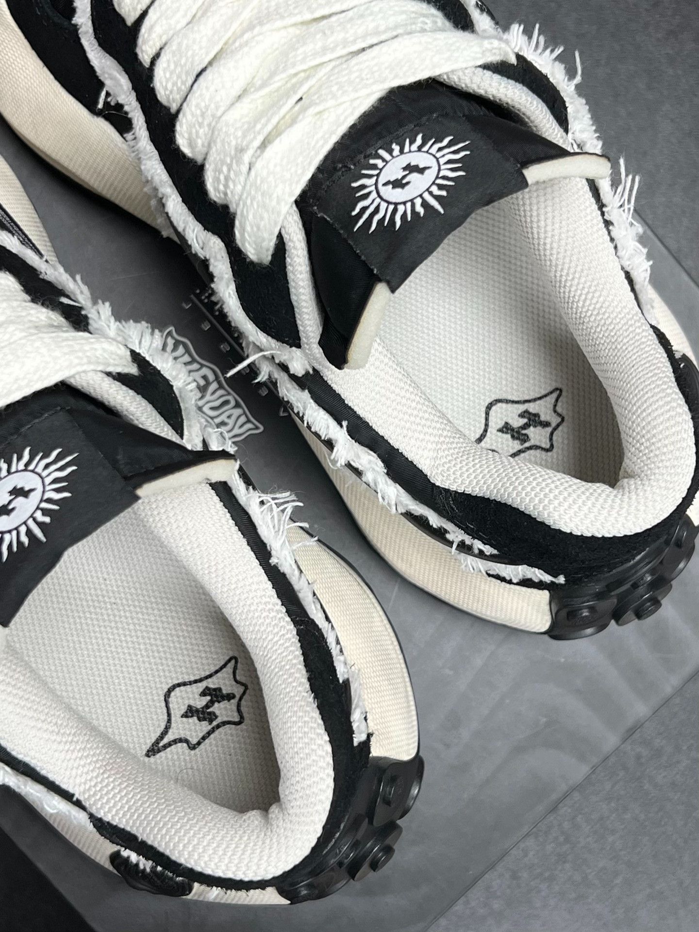 Yohji Yamamoto Yohji Yamamoto Lowtop Sneakers 9 Men Size US 9 / EU 42 - 4 Thumbnail