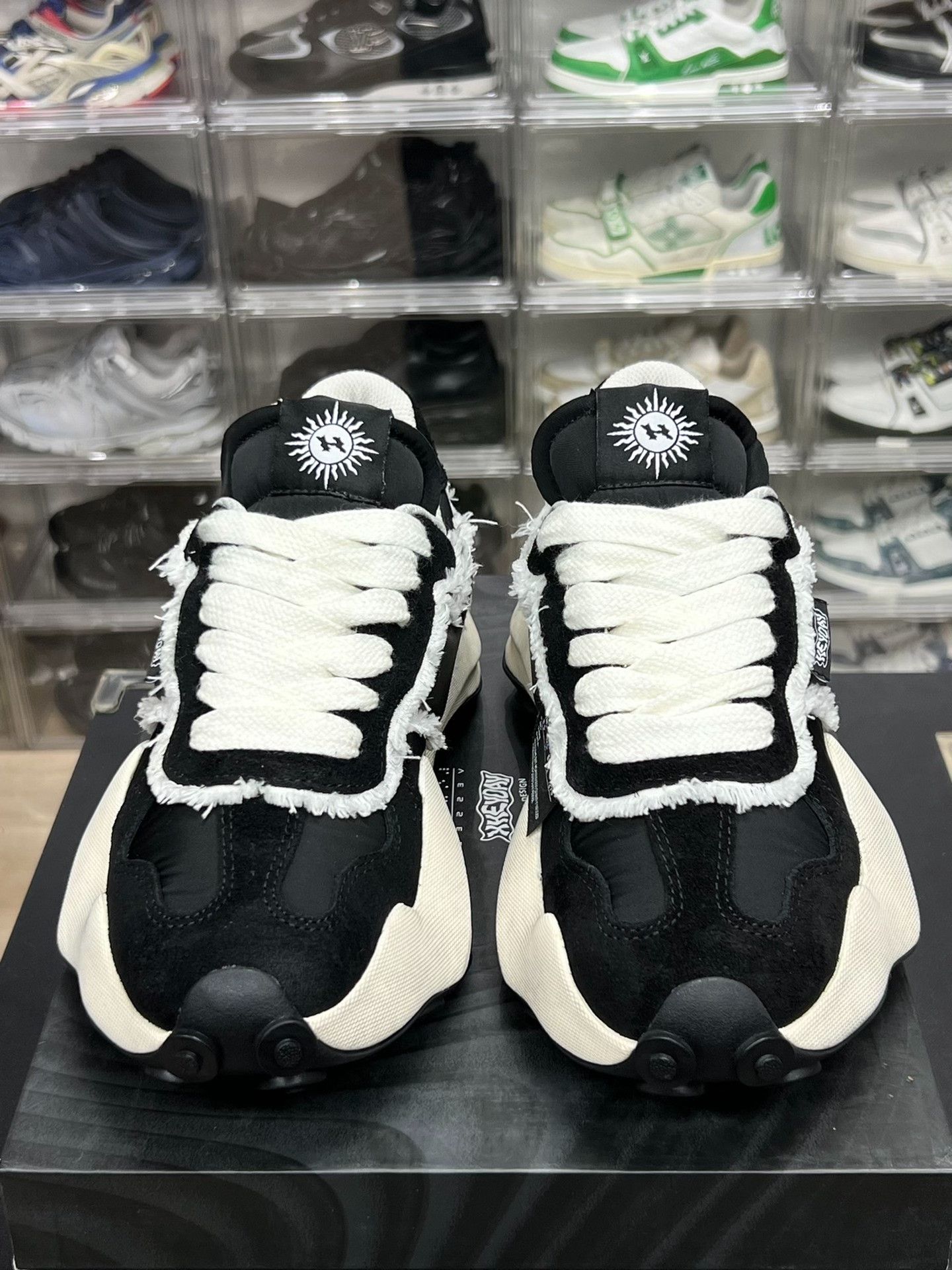 Yohji Yamamoto Yohji Yamamoto Lowtop Sneakers 9 Men Size US 9 / EU 42 - 2 Thumbnail