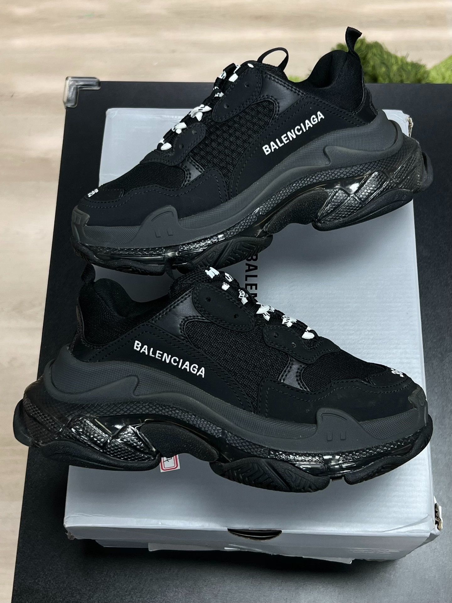 Balenciaga Balenciaga Black Lowtop Sneakers us_6 Women Size US 6 / IT 36 - 5 Thumbnail