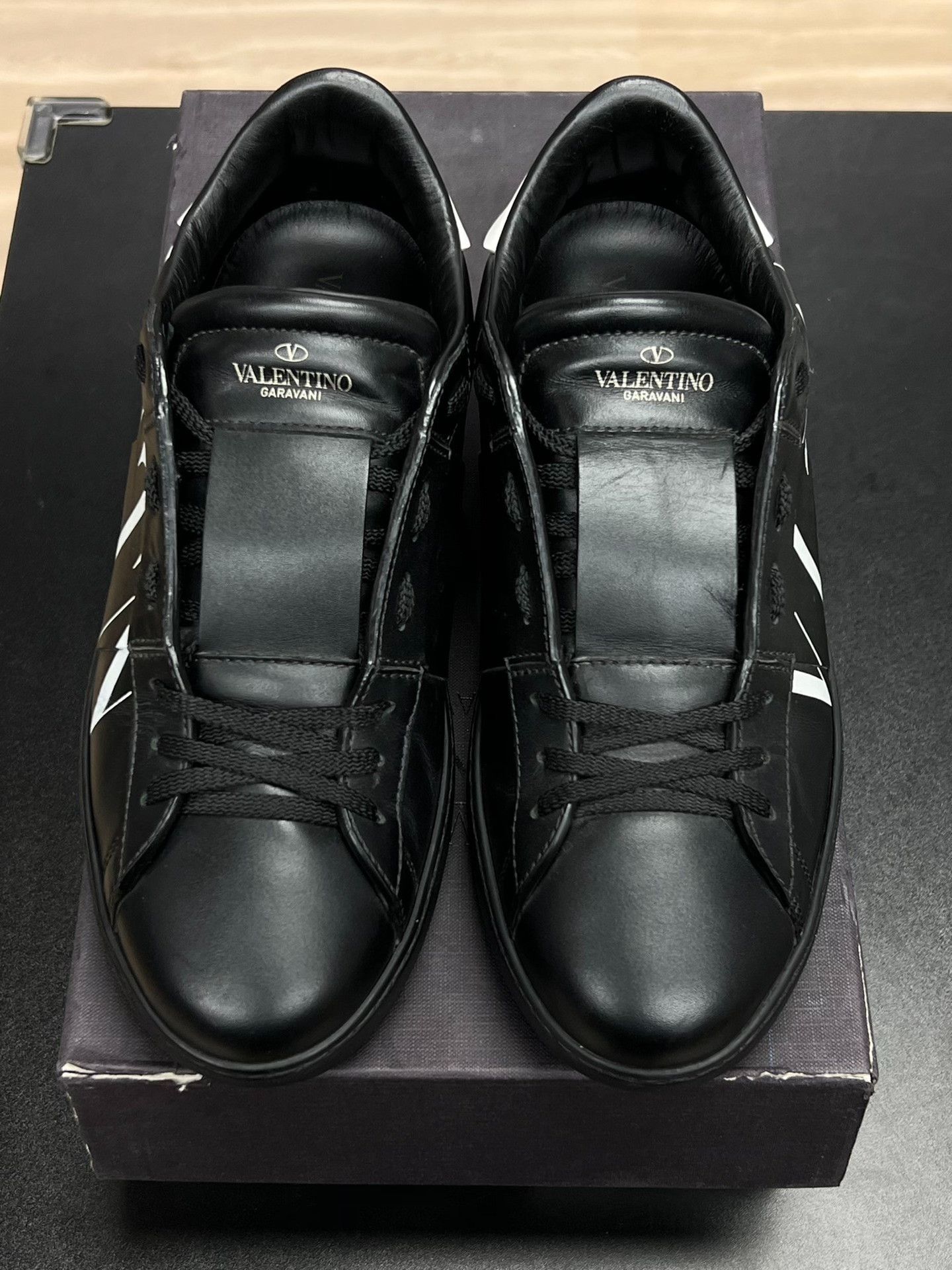 Valentino Valentino Black Lowtop Sneakers 8 Men Size US 8 / EU 41 - 3 Thumbnail