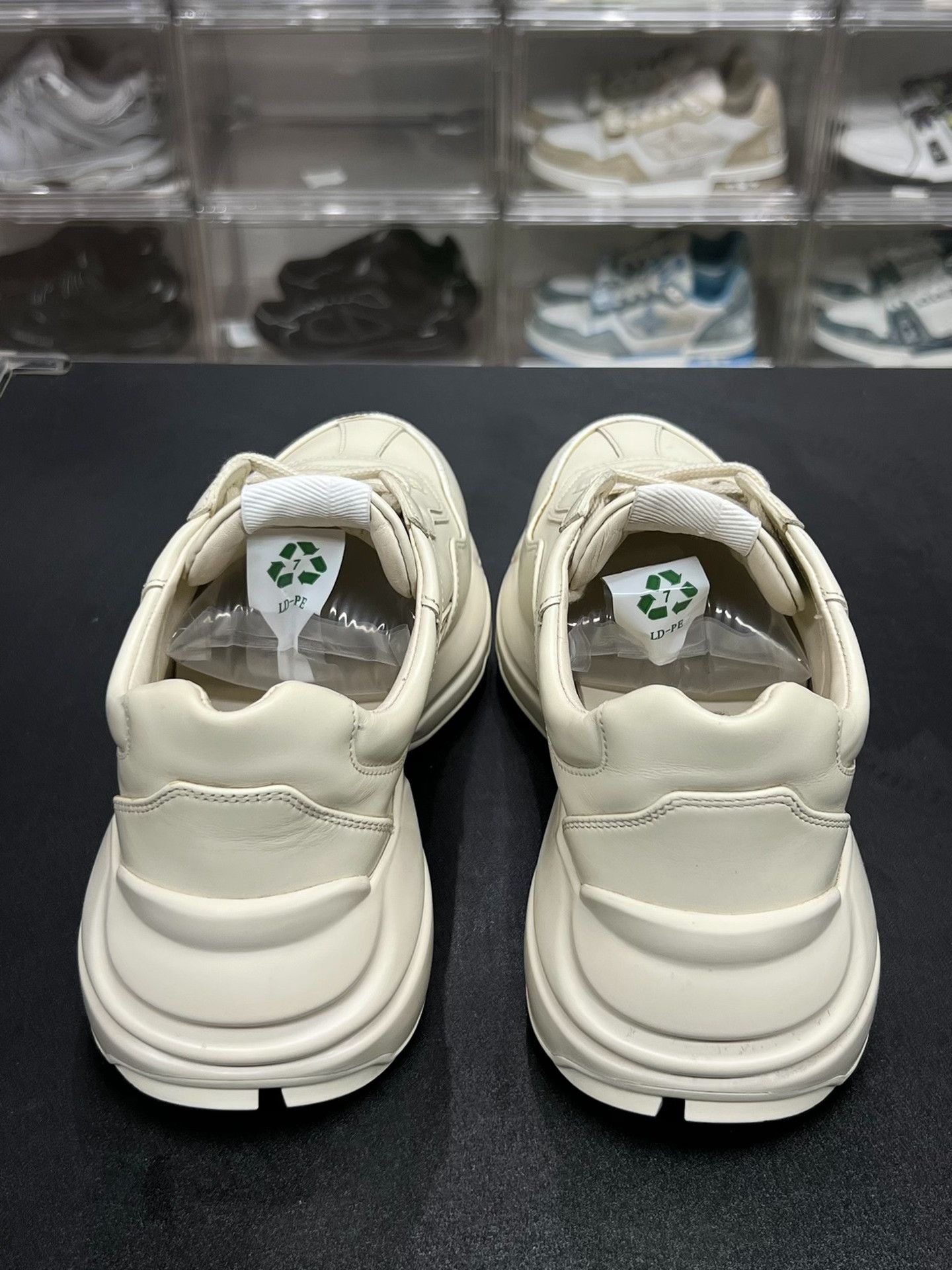 Gucci Gucci Retro White Lowtop Sneakers us_7-5 Women Size US 7.5 / IT 37.5 - 7 Thumbnail