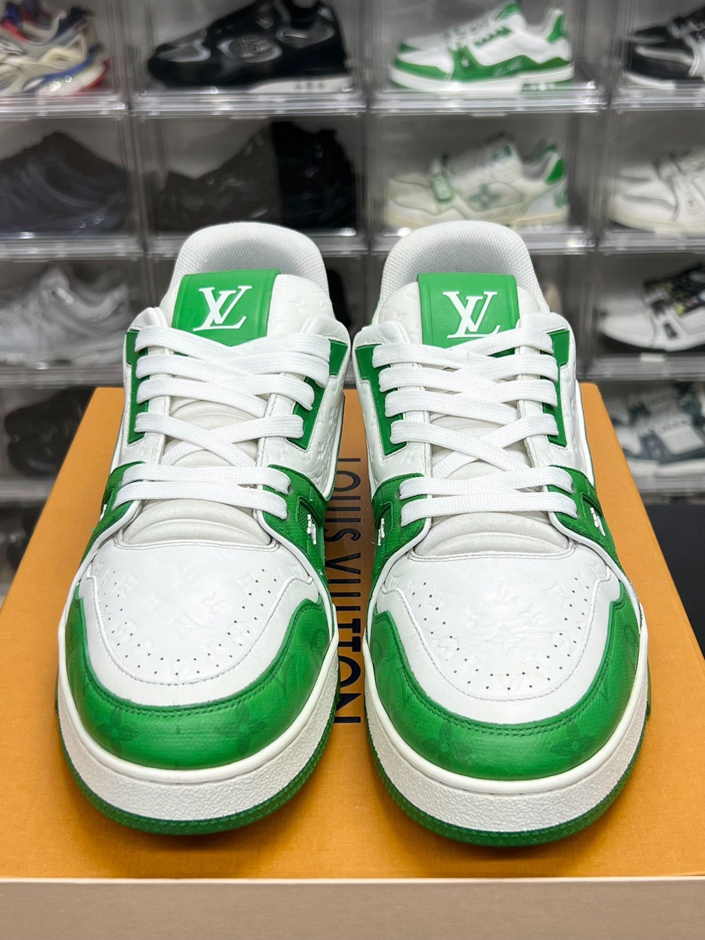 Louis Vuitton Louis Vuitton Training Green Lowtop Sneakers 9 Men Size US 9 / EU 42 - 2 Thumbnail