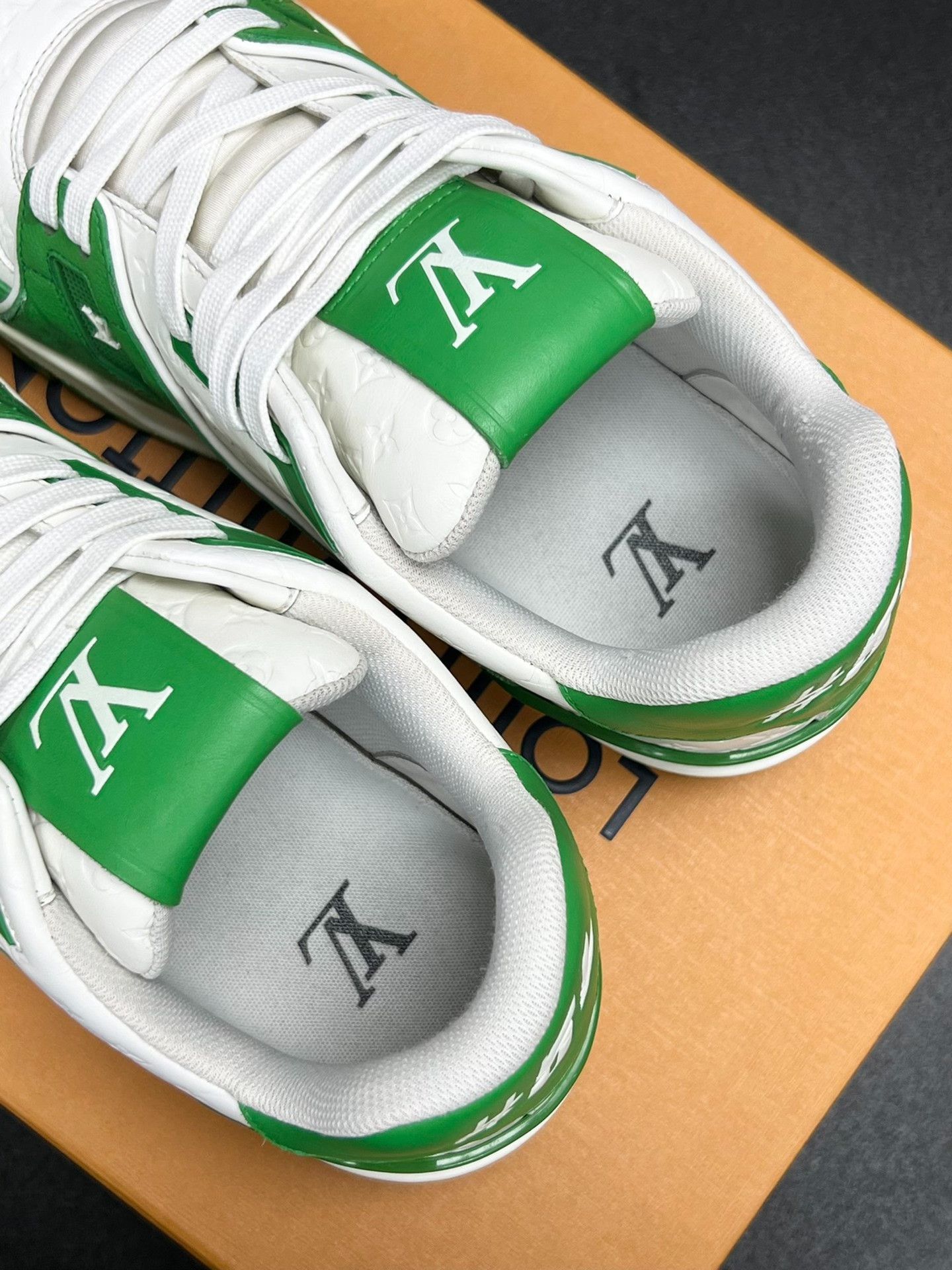 Louis Vuitton Louis Vuitton Training Green Lowtop Sneakers 9 Men Size US 9 / EU 42 - 4 Thumbnail