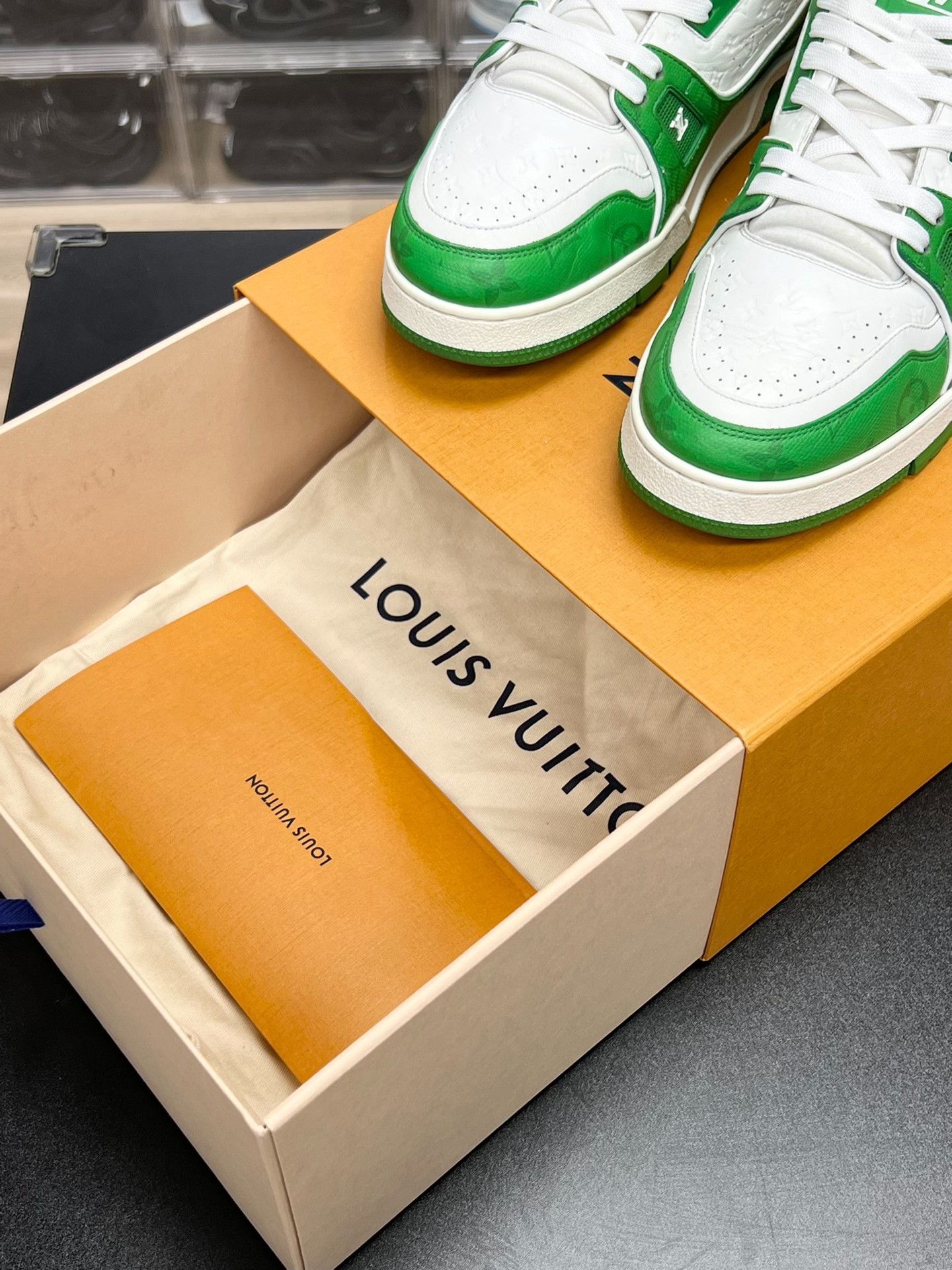 Louis Vuitton Louis Vuitton Training Green Lowtop Sneakers 9 Men Size US 9 / EU 42 - 9 Thumbnail