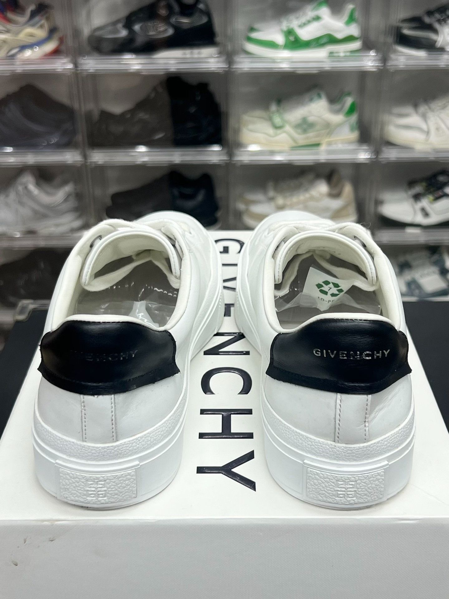 Givenchy Givenchy Lowtop Sneakers 8 Men Size US 8 / EU 41 - 7 Thumbnail