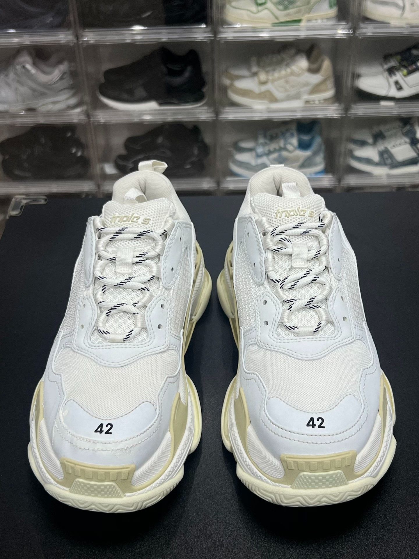 Balenciaga Balenciaga White Lowtop Sneakers 9 Men Size US 9 / EU 42 - 2 Thumbnail