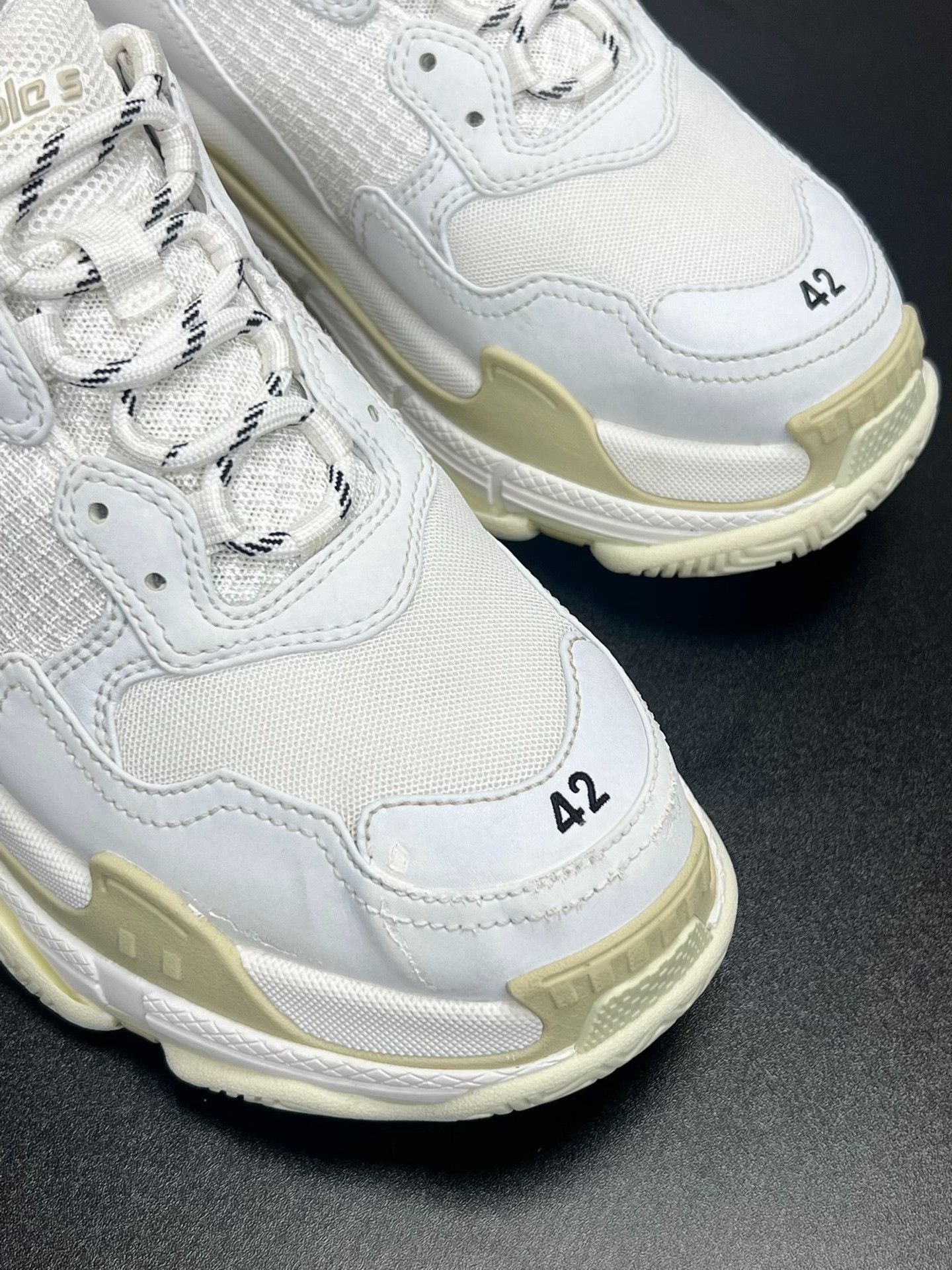 Balenciaga Balenciaga White Lowtop Sneakers 9 Men Size US 9 / EU 42 - 9 Thumbnail