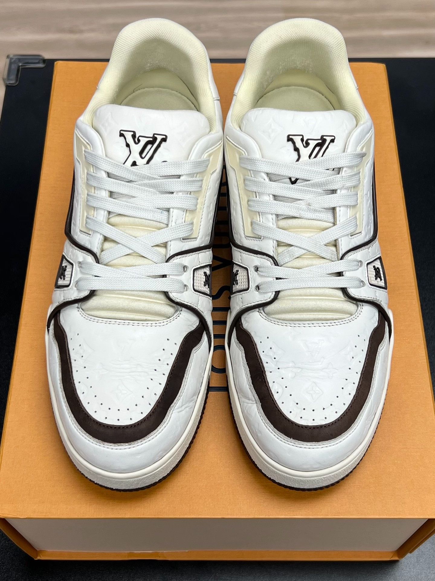 Louis Vuitton Louis Vuitton Training Brown Lowtop Sneakers 7 Men Size US 7 / EU 40 - 3 Thumbnail