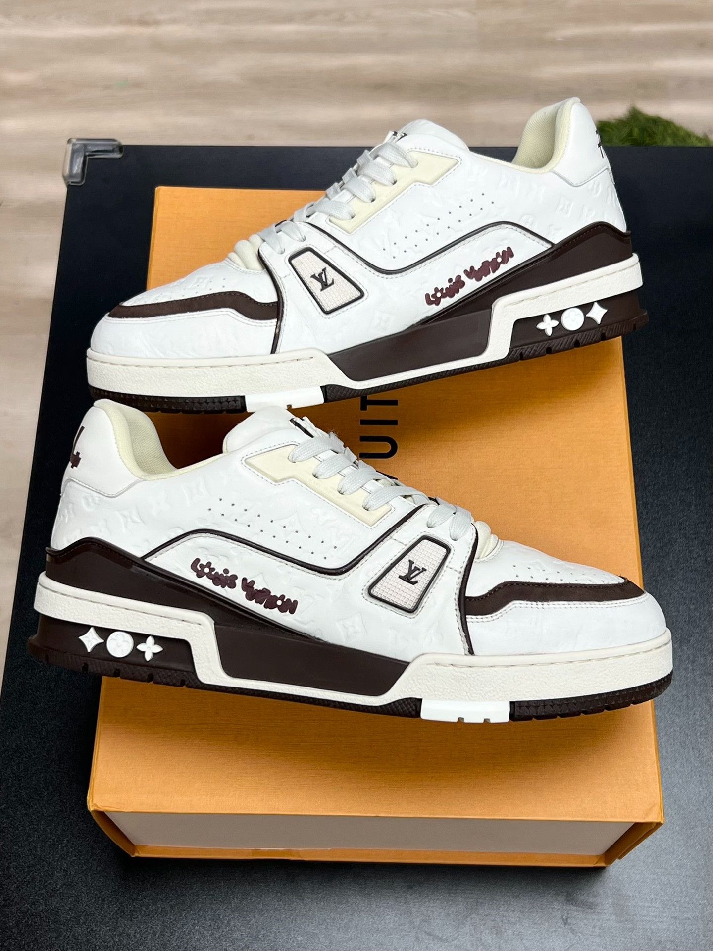 Louis Vuitton Louis Vuitton Training Brown Lowtop Sneakers 7 Men Size US 7 / EU 40 - 5 Thumbnail