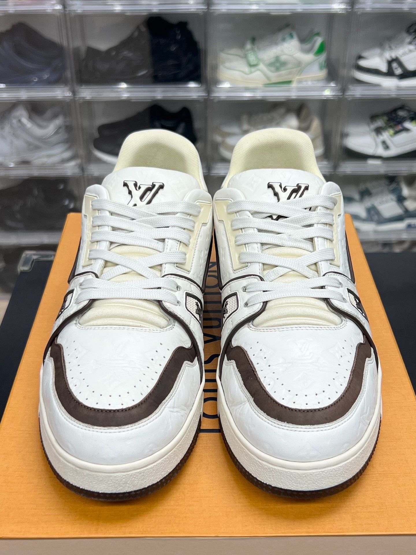 Louis Vuitton Louis Vuitton Training Brown Lowtop Sneakers 7 Men Size US 7 / EU 40 - 2 Thumbnail