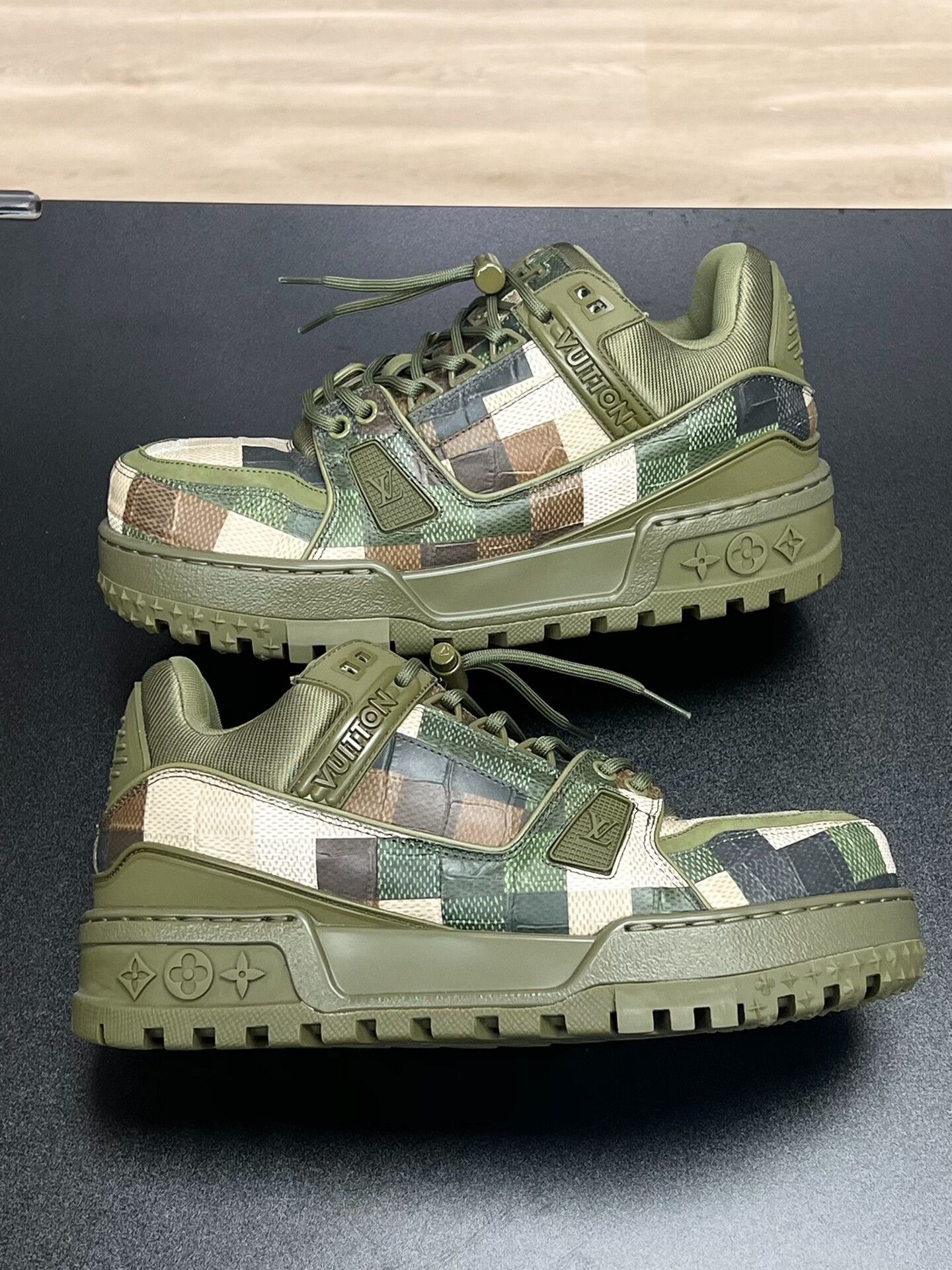 Louis Vuitton Louis Vuitton Training Camo Green Lowtop Sneakers 6.5 Men Size US 6.5 / EU 39-40 - 4 Thumbnail