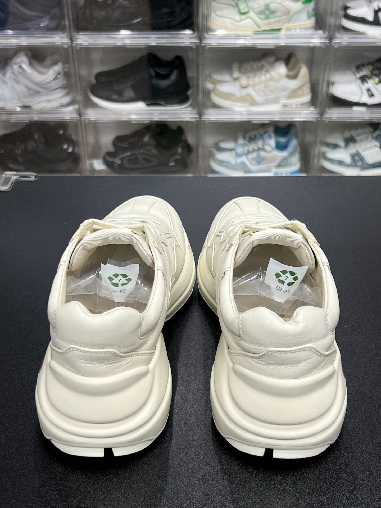 Gucci Gucci Retro White Lowtop Sneakers us_6-5 Women Size US 6.5 / IT 36.5 - 7 Thumbnail