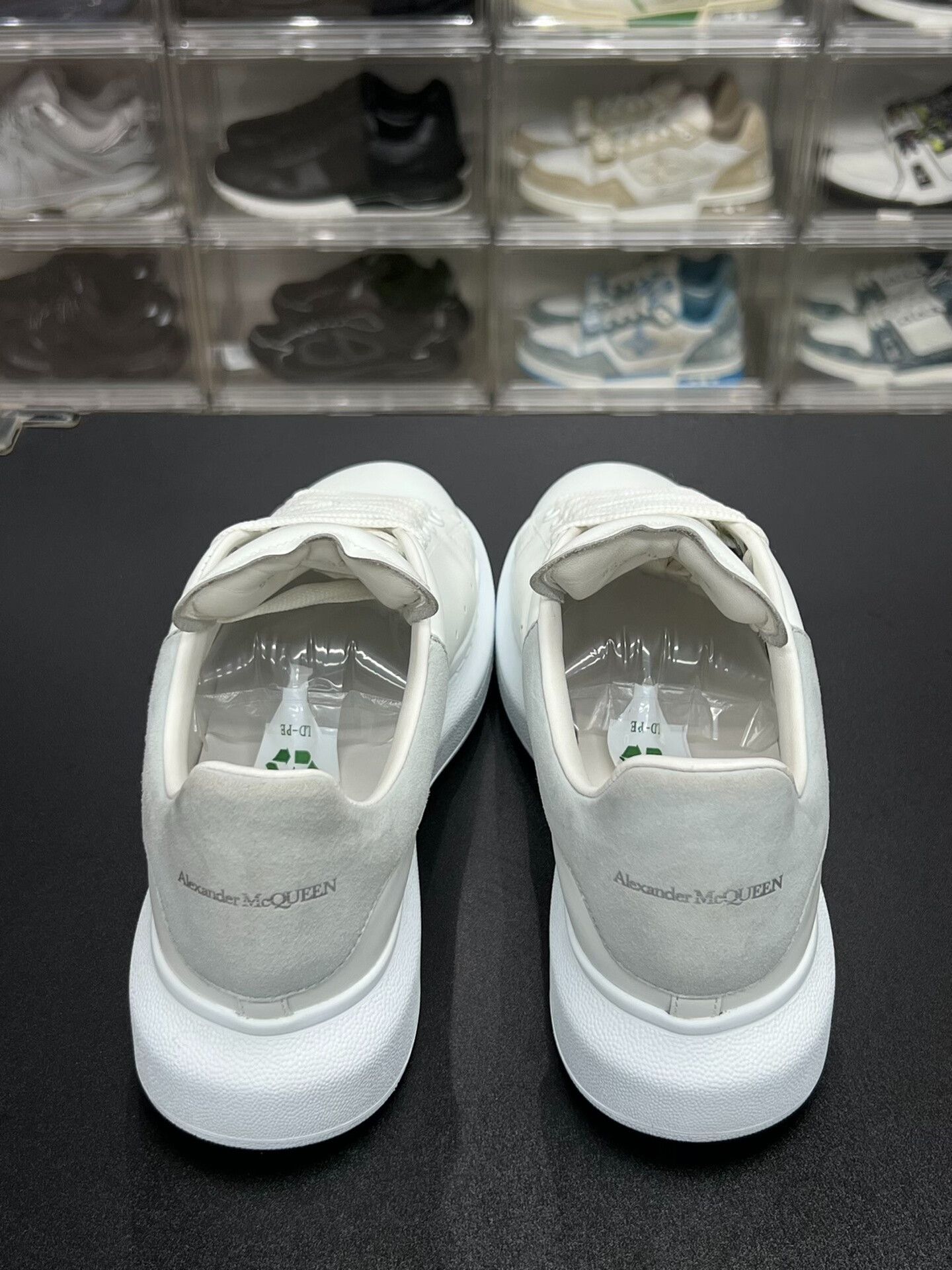 Alexander McQueen Alexander McQueen Suede White Lowtop Sneakers 6 Men Size US 6 / EU 39 - 7 Thumbnail