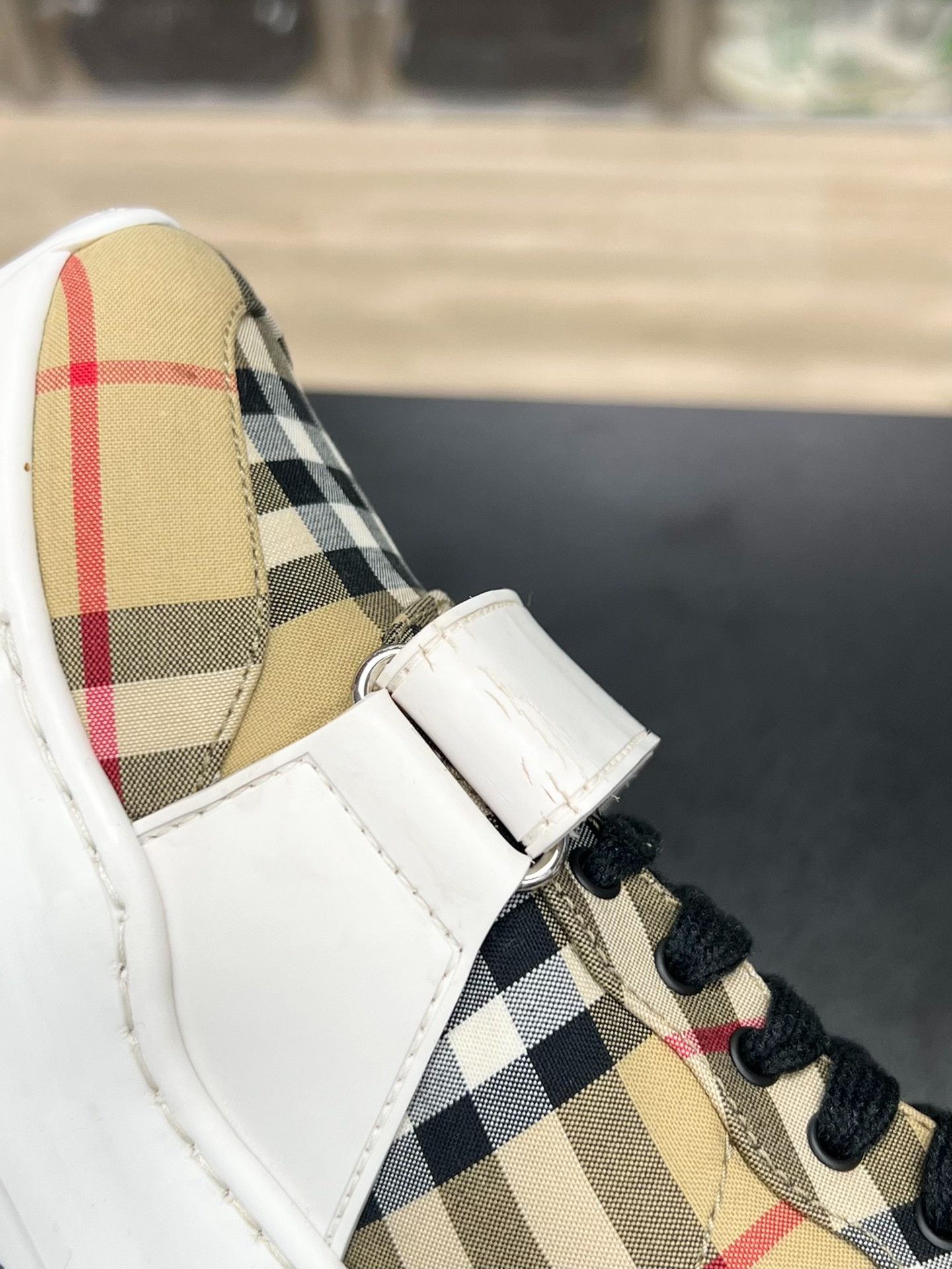 Burberry Burberry Casual Plaid Beige Lowtop Sneakers us_8 Women Size US 8 / IT 38 - 9 Thumbnail