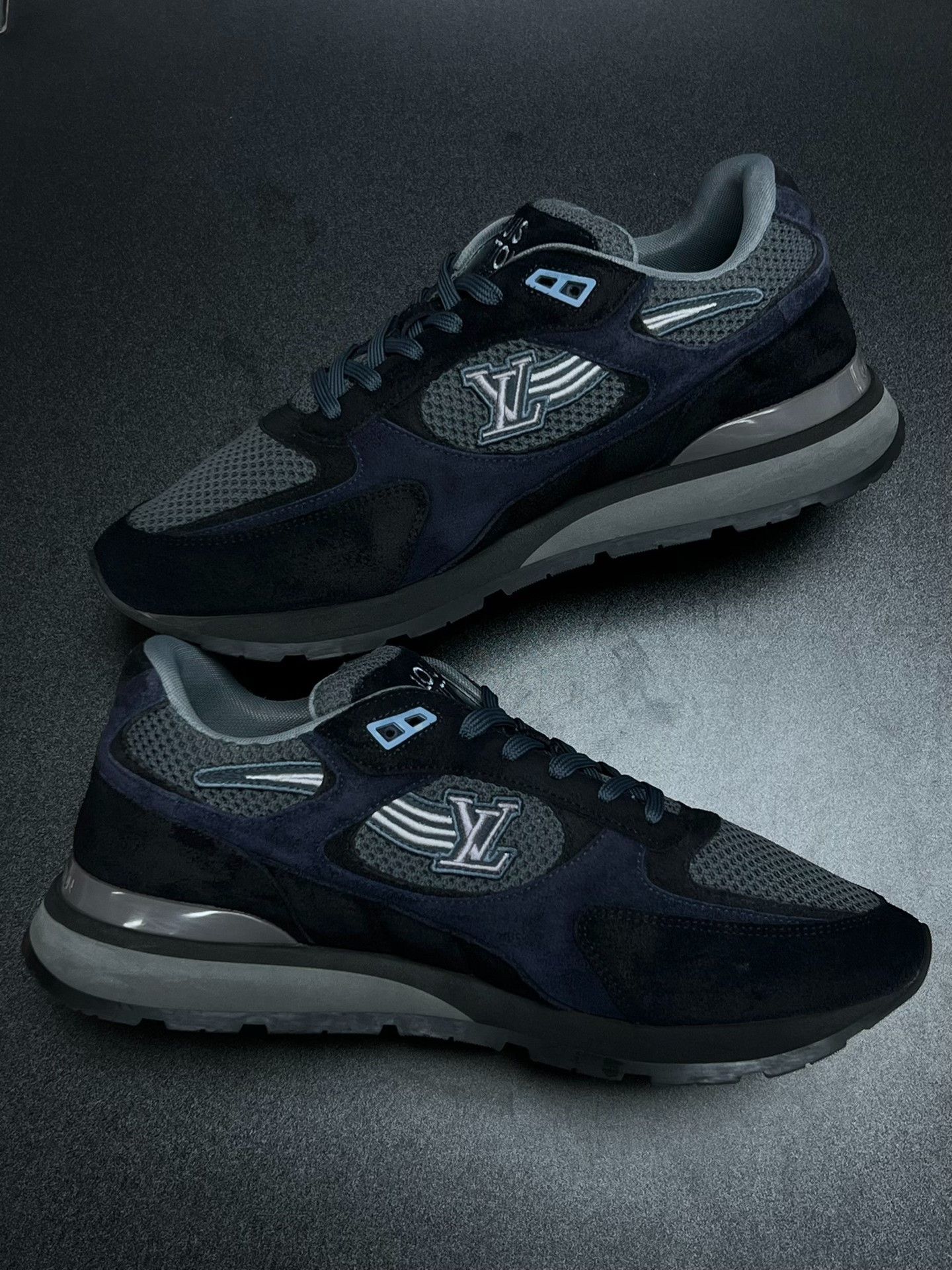 Louis Vuitton Louis Vuitton Suede Blue Lowtop Sneakers 11 Men Size US 11 / EU 44 - 6 Thumbnail