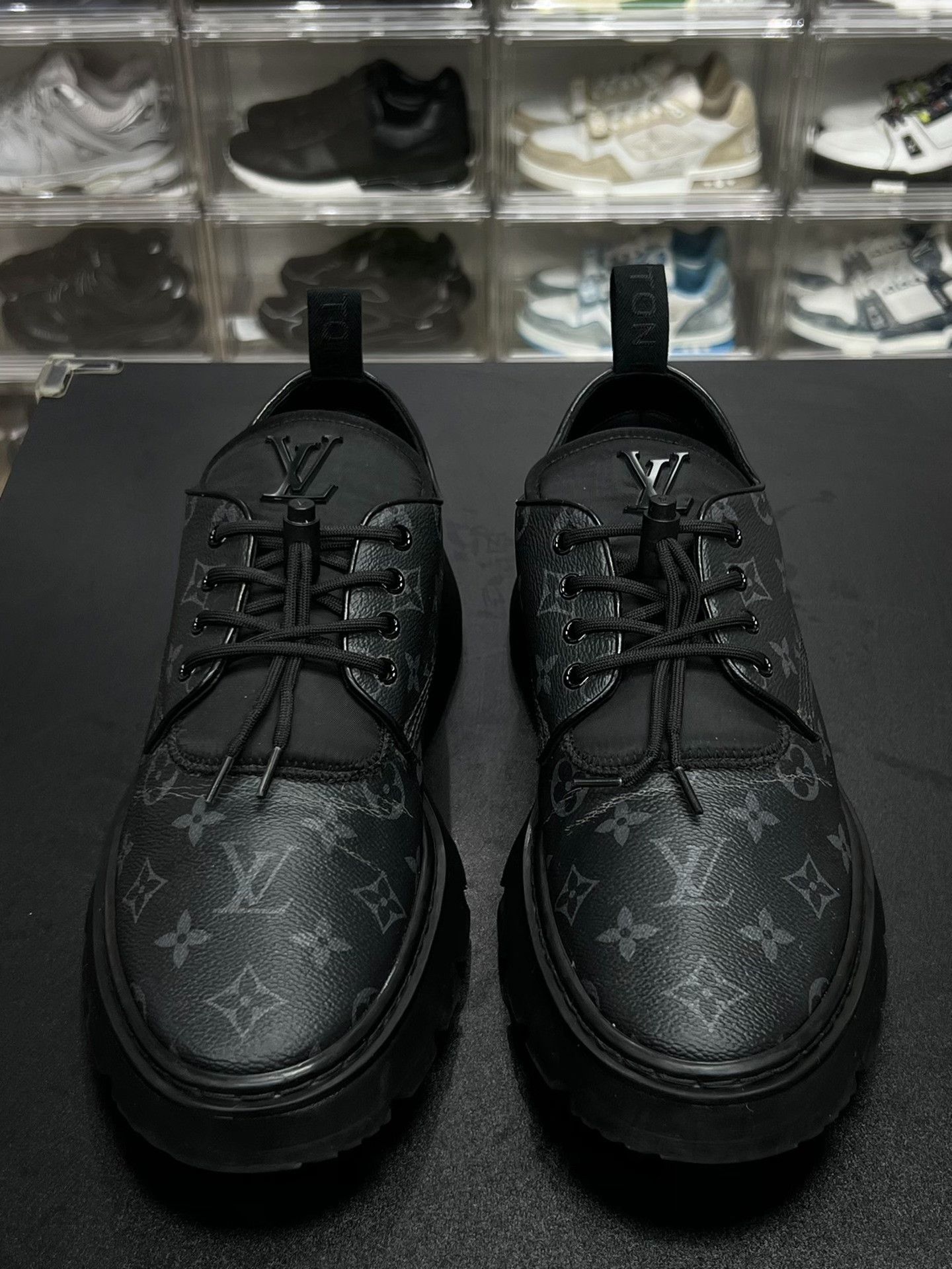 Louis Vuitton Louis Vuitton Black Leather Shoes 10 Men Size US 10 / EU 43 - 2 Thumbnail