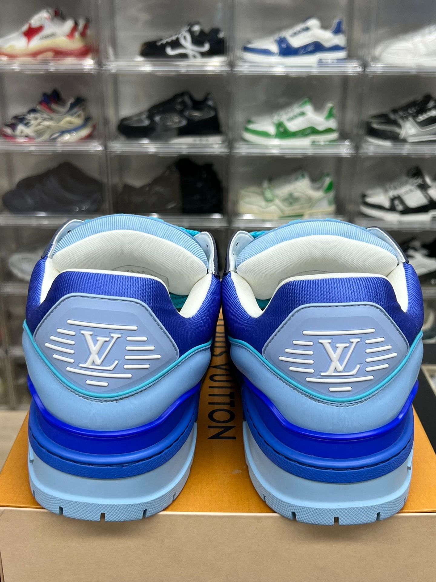 Louis Vuitton Louis Vuitton Training Blue Lowtop Sneakers 12 Men Size US 12 / EU 45 - 7 Thumbnail