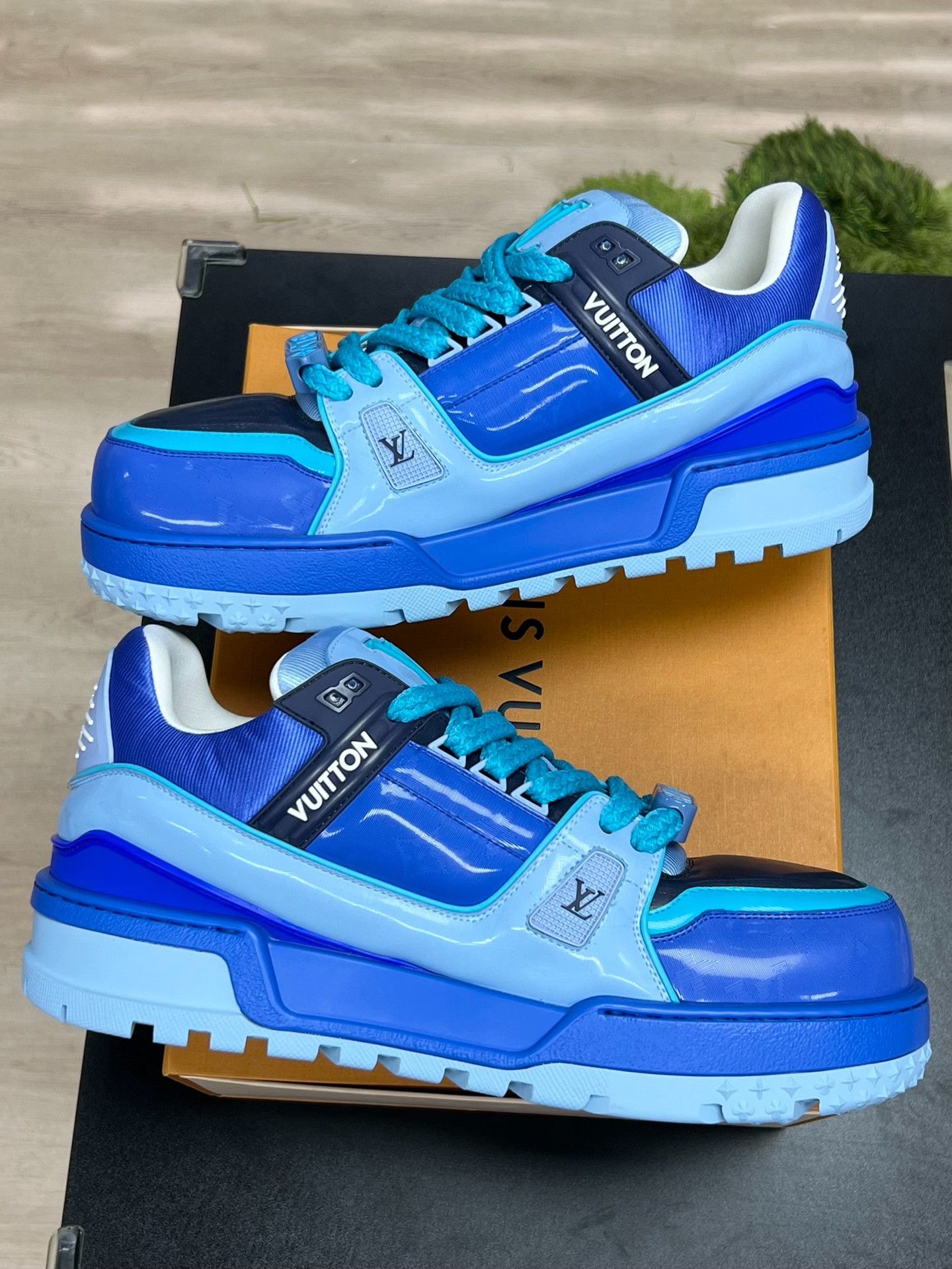Louis Vuitton Louis Vuitton Training Blue Lowtop Sneakers 12 Men Size US 12 / EU 45 - 6 Thumbnail