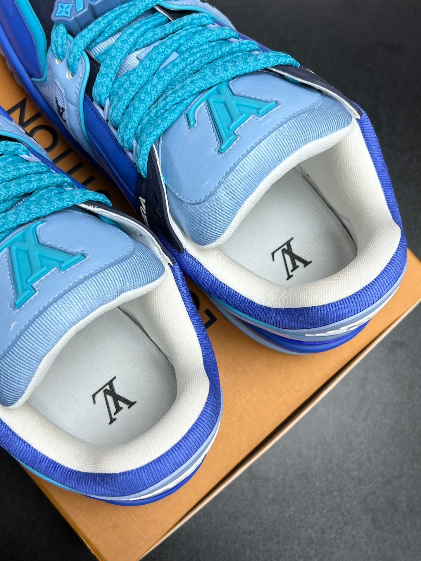 Louis Vuitton Louis Vuitton Training Blue Lowtop Sneakers 12 Men Size US 12 / EU 45 - 4 Thumbnail