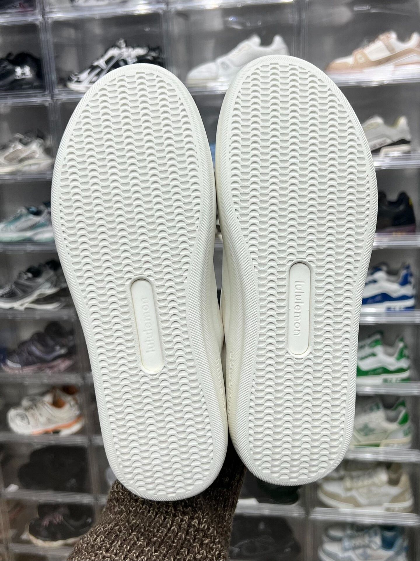 Lululemon Lululemon Casual White Lowtop Sneakers 9 Men Size US 9 / EU 42 - 7 Thumbnail