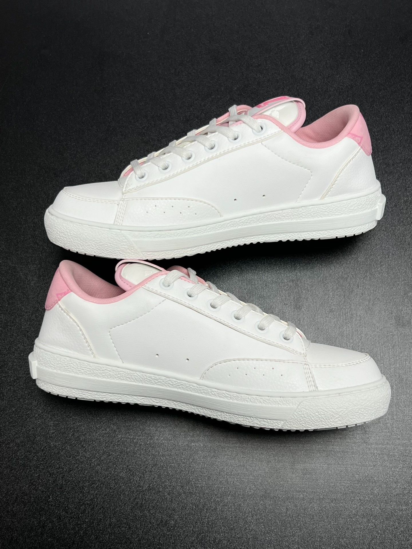 Louis Vuitton Louis Vuitton Pink Lowtop Sneakers us_6 Women Size US 6 / IT 36 - 6 Thumbnail