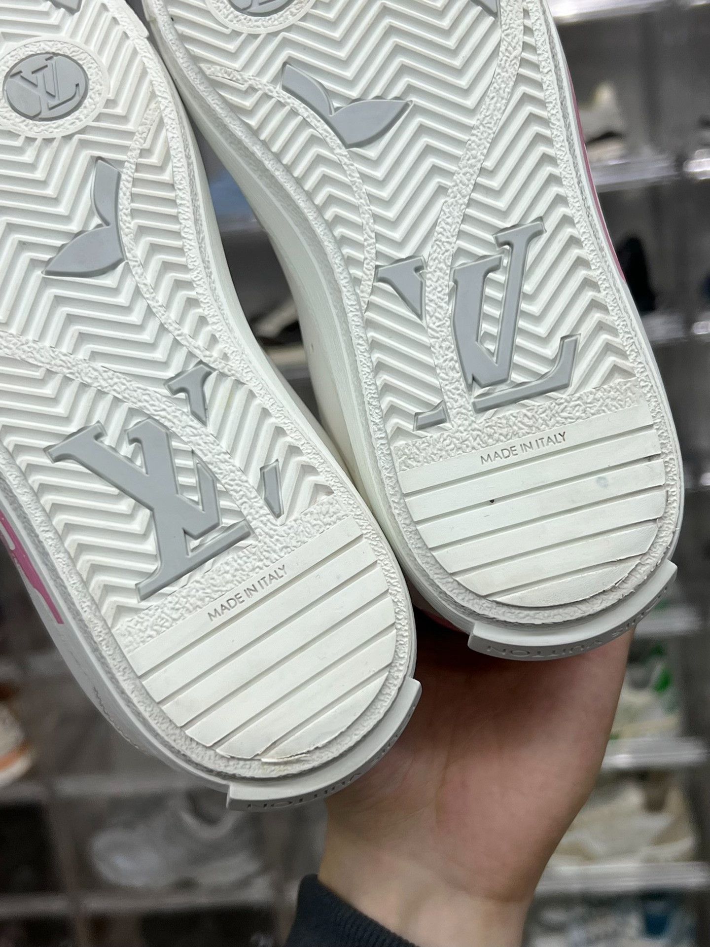 Louis Vuitton Louis Vuitton Pink Lowtop Sneakers us_6 Women Size US 6 / IT 36 - 9 Thumbnail