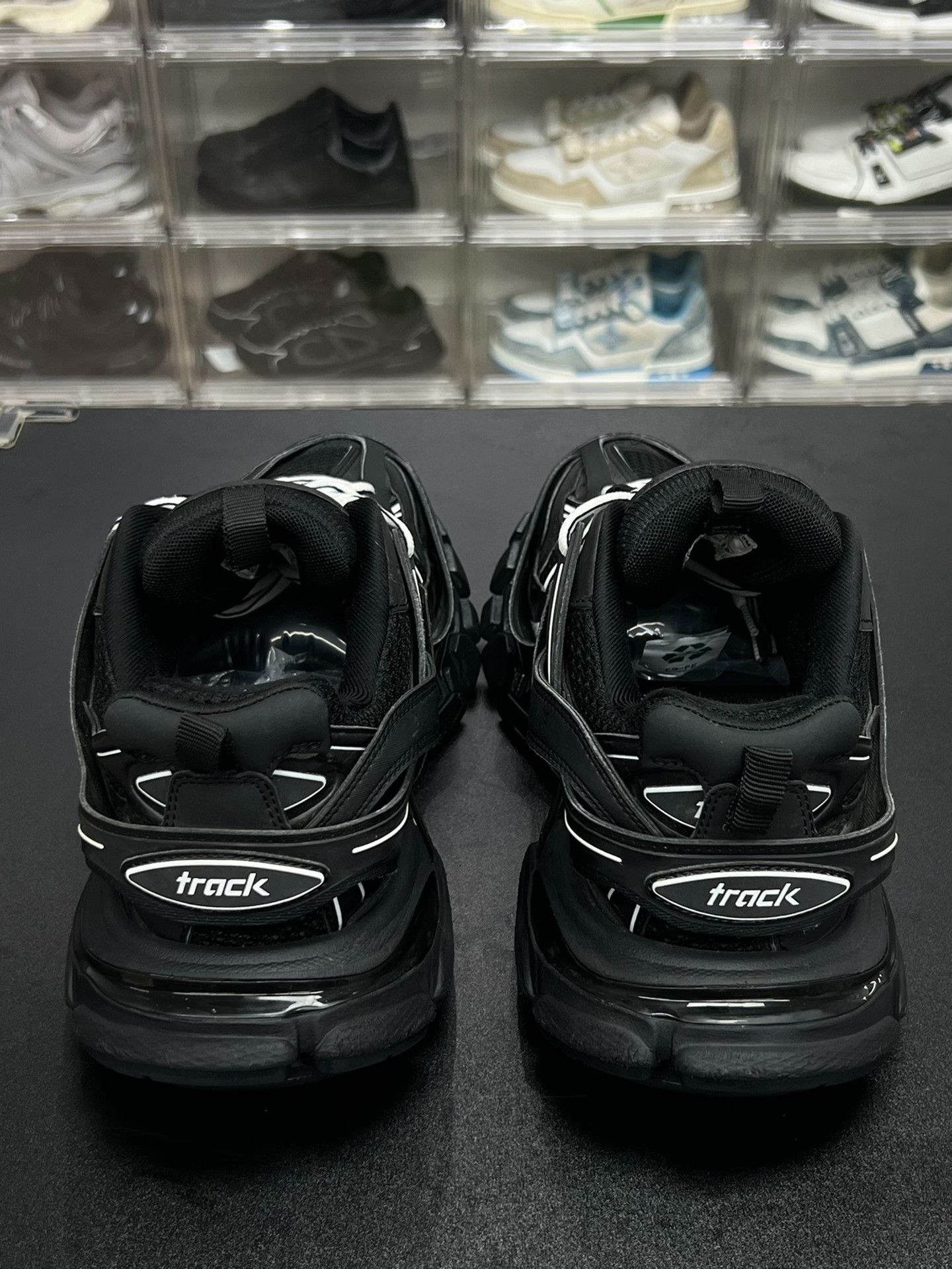 Balenciaga Balenciaga Black Lowtop Sneakers 8 Men Size US 8 / EU 41 - 7 Thumbnail