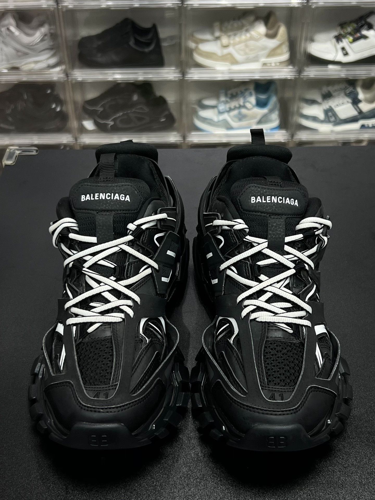 Balenciaga Balenciaga Black Lowtop Sneakers 8 Men Size US 8 / EU 41 - 2 Thumbnail