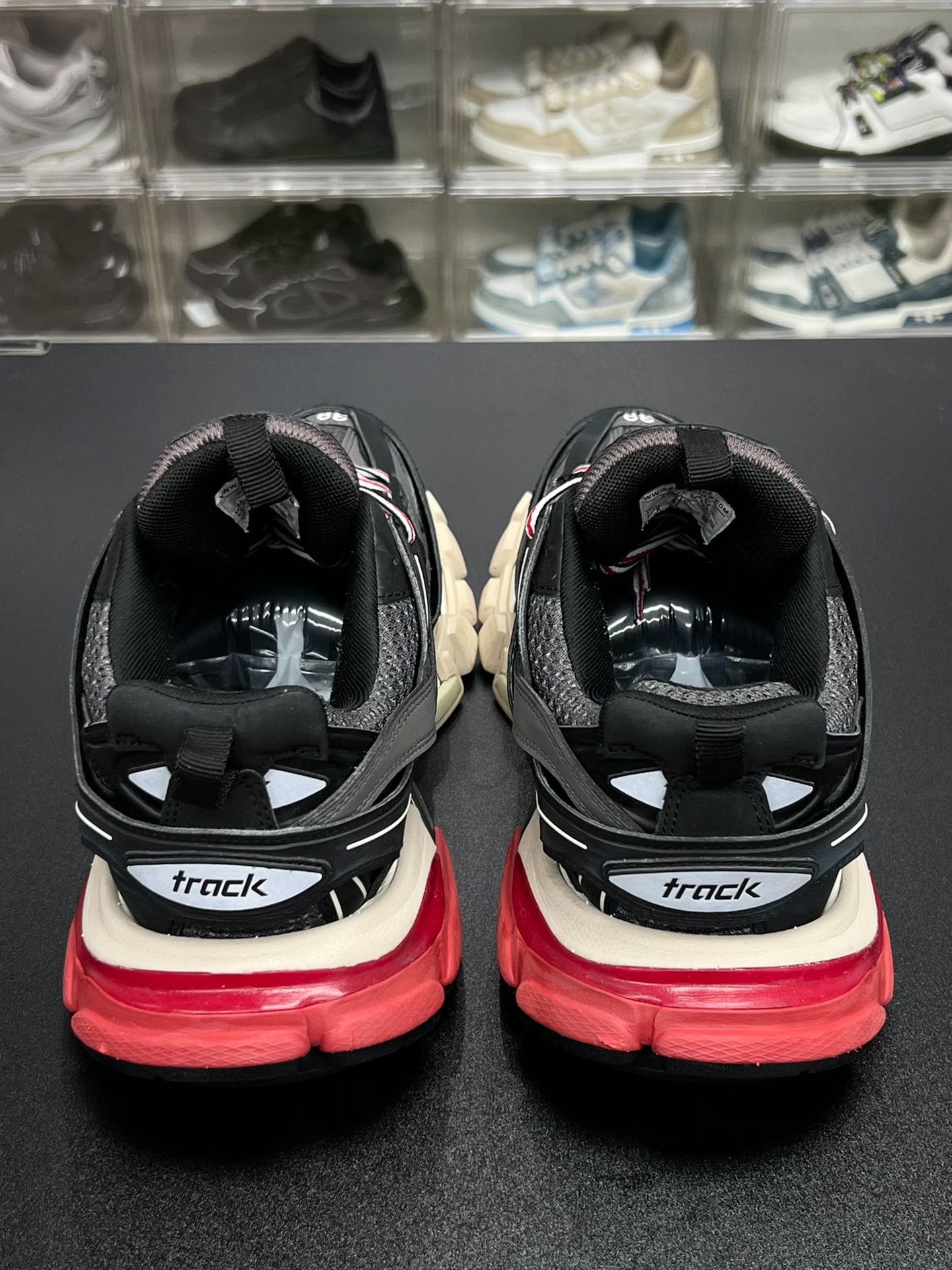 Balenciaga Balenciaga Black Lowtop Sneakers 6 Men Size US 6 / EU 39 - 7 Thumbnail