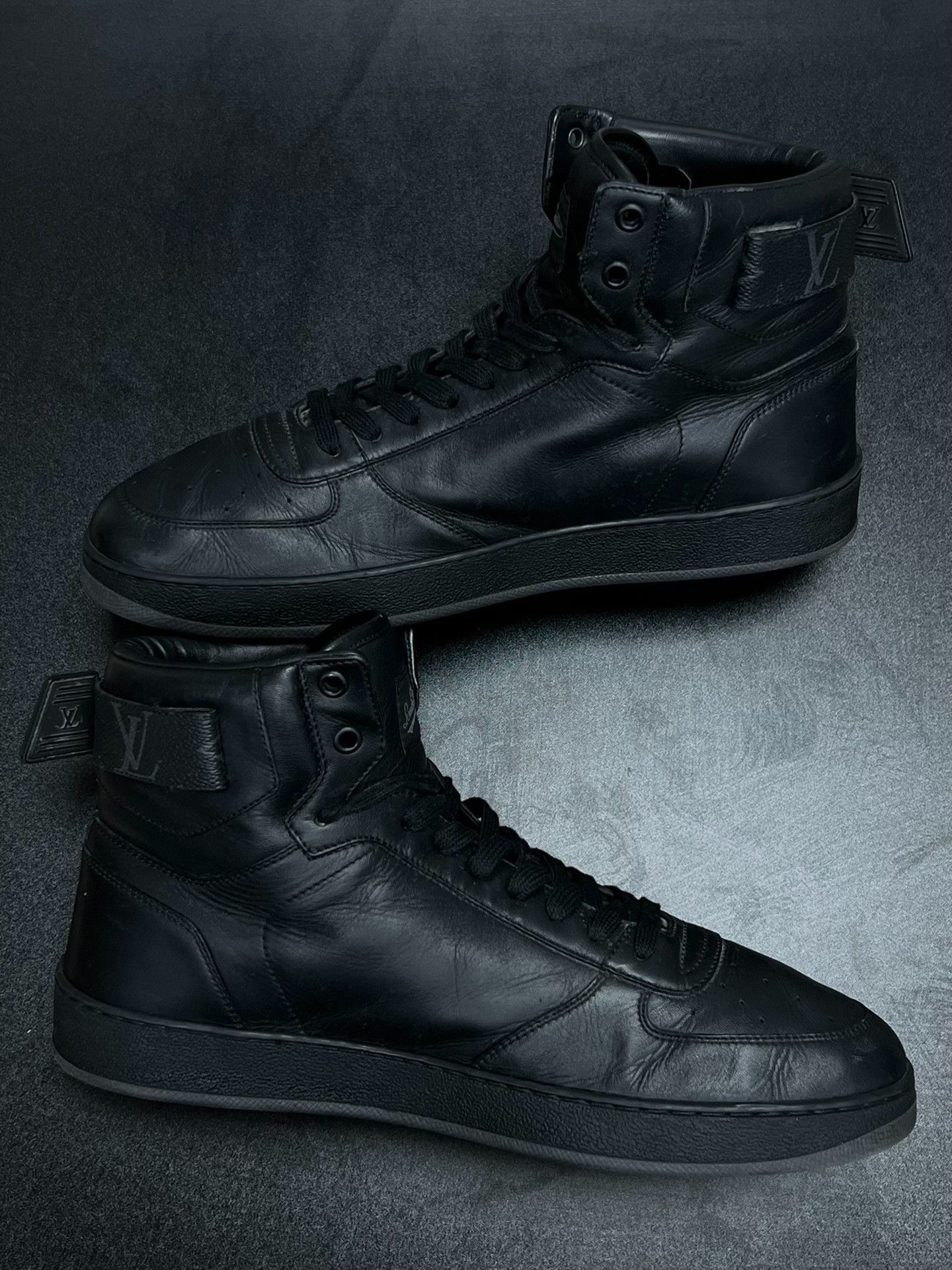 Louis Vuitton Louis Vuitton Black Lowtop Sneakers 9 Men Size US 9 / EU 42 - 6 Thumbnail