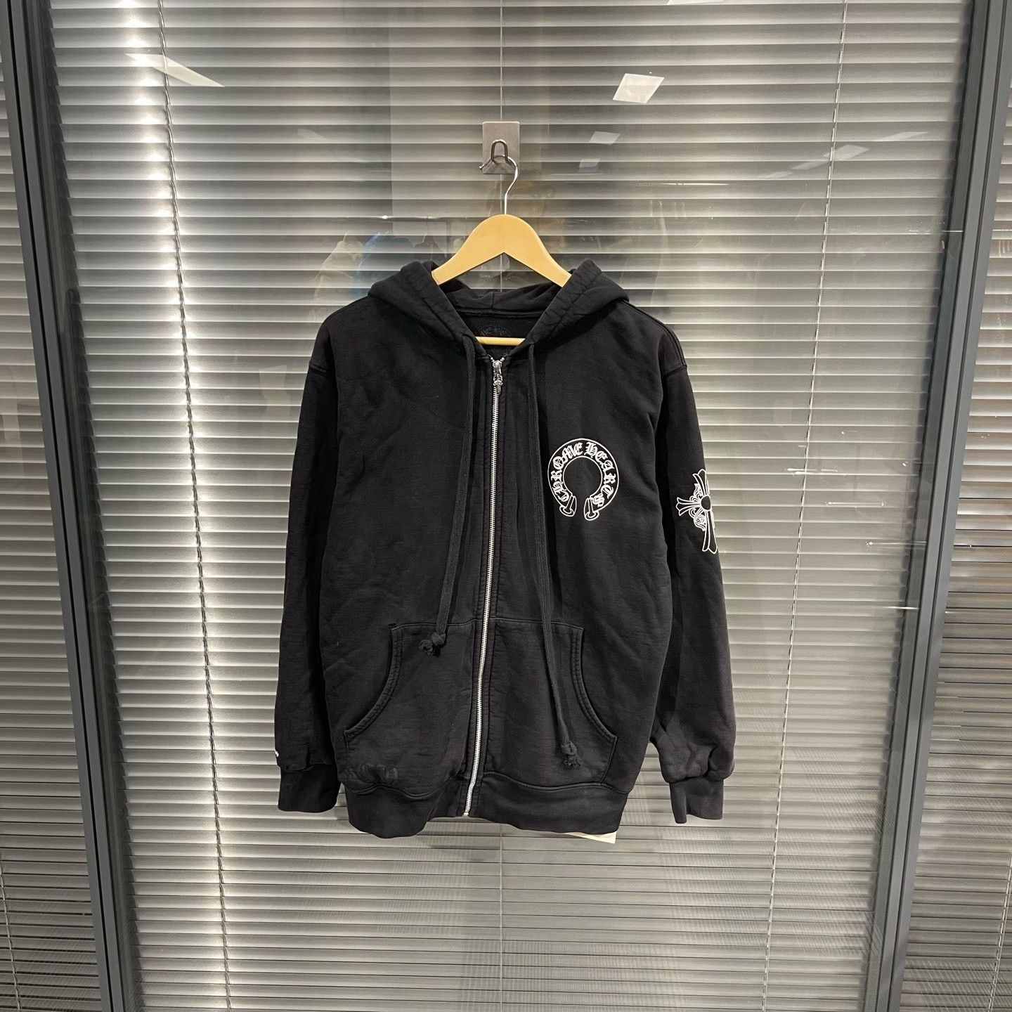 Chrome Hearts Chrome Hearts Horseshoe Cross Zip Hoodie XL Size US XL / EU 56 / 4 - 2 Thumbnail