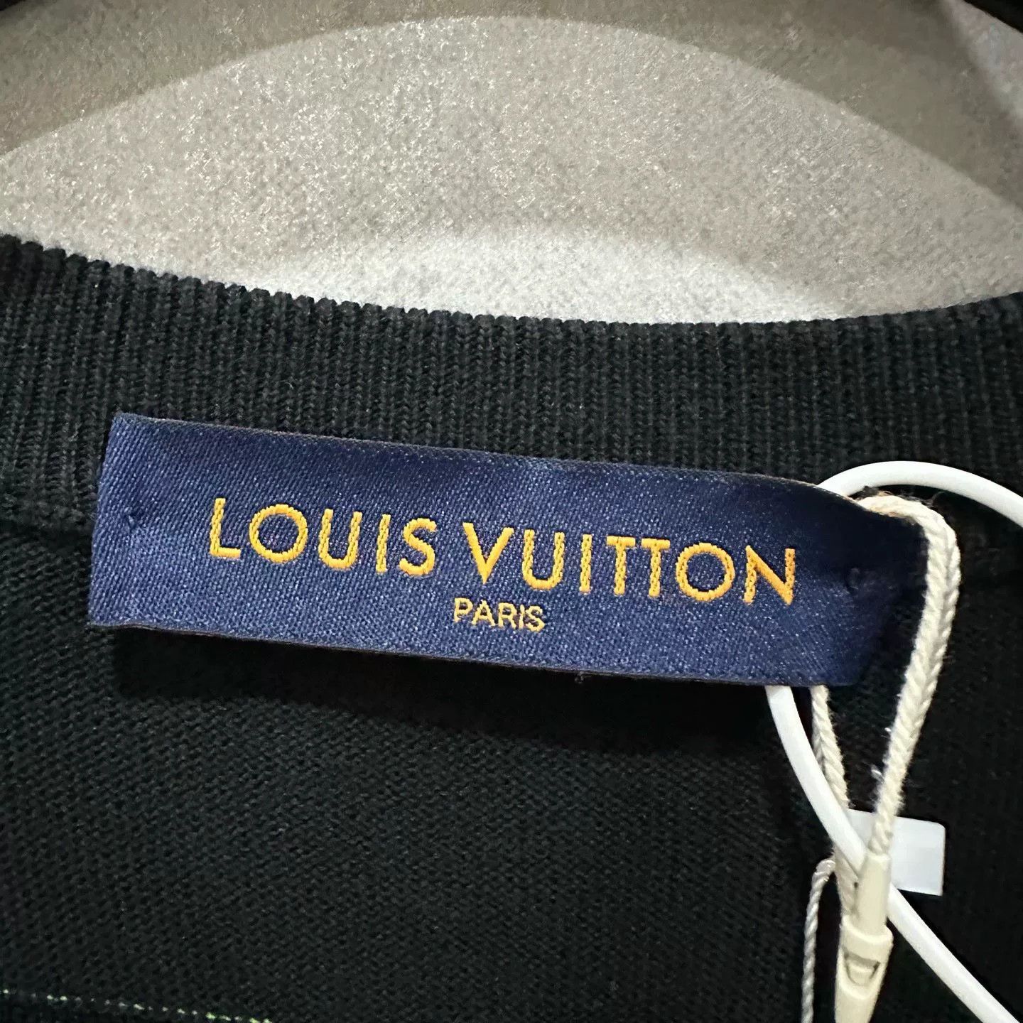 Louis Vuitton Louis Vuitton 1854 Neon Logo Knit T-Shirt M Size US M / EU 48-50 / 2 - 4 Thumbnail