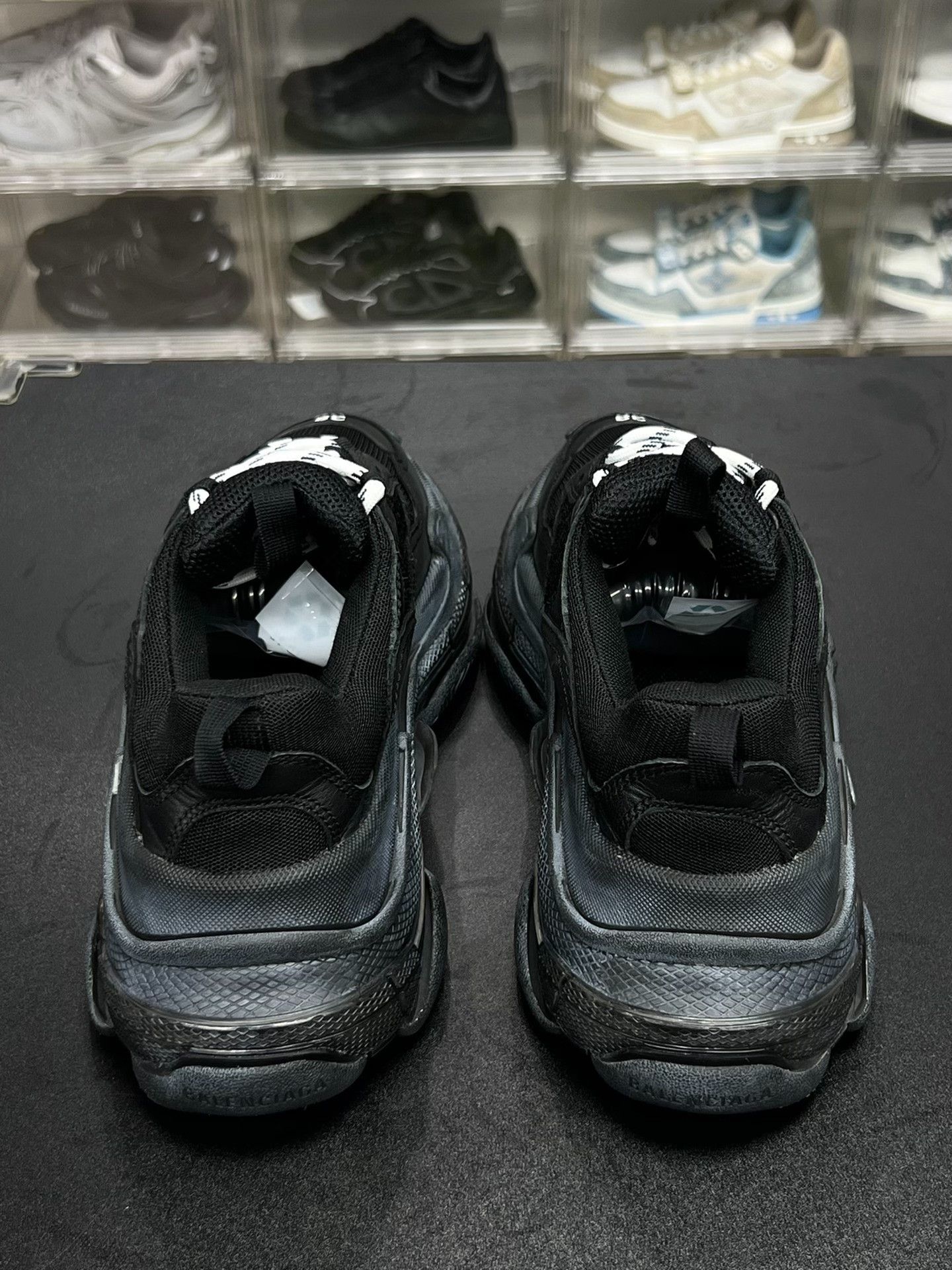 Balenciaga Balenciaga Black Lowtop Sneakers 5.5 Men Size US 5.5 / EU 38 - 7 Thumbnail