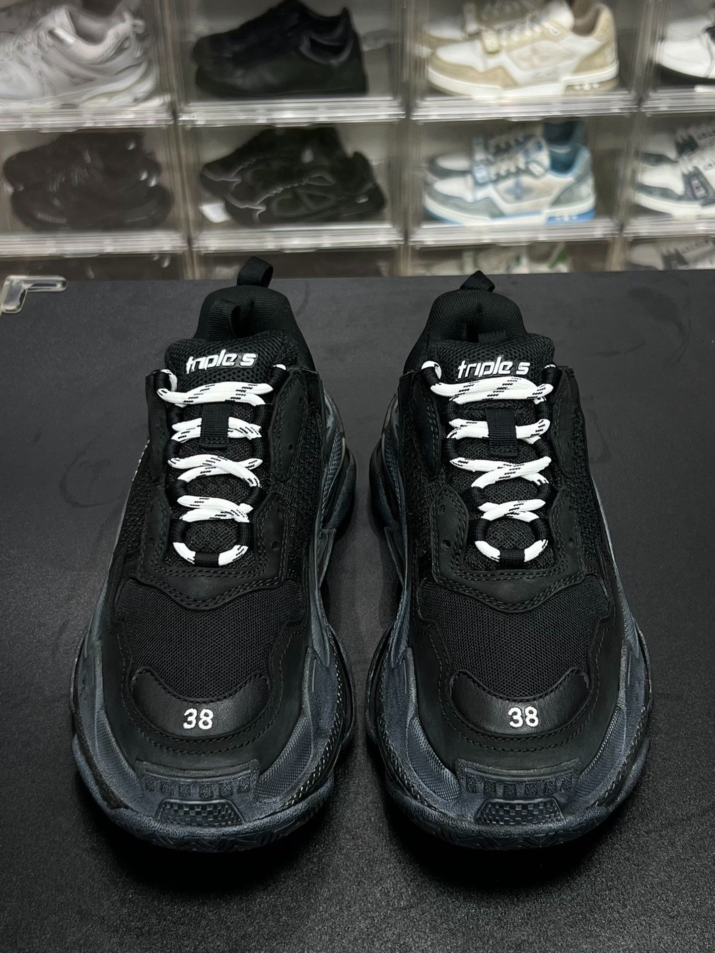 Balenciaga Balenciaga Black Lowtop Sneakers 5.5 Men Size US 5.5 / EU 38 - 2 Thumbnail