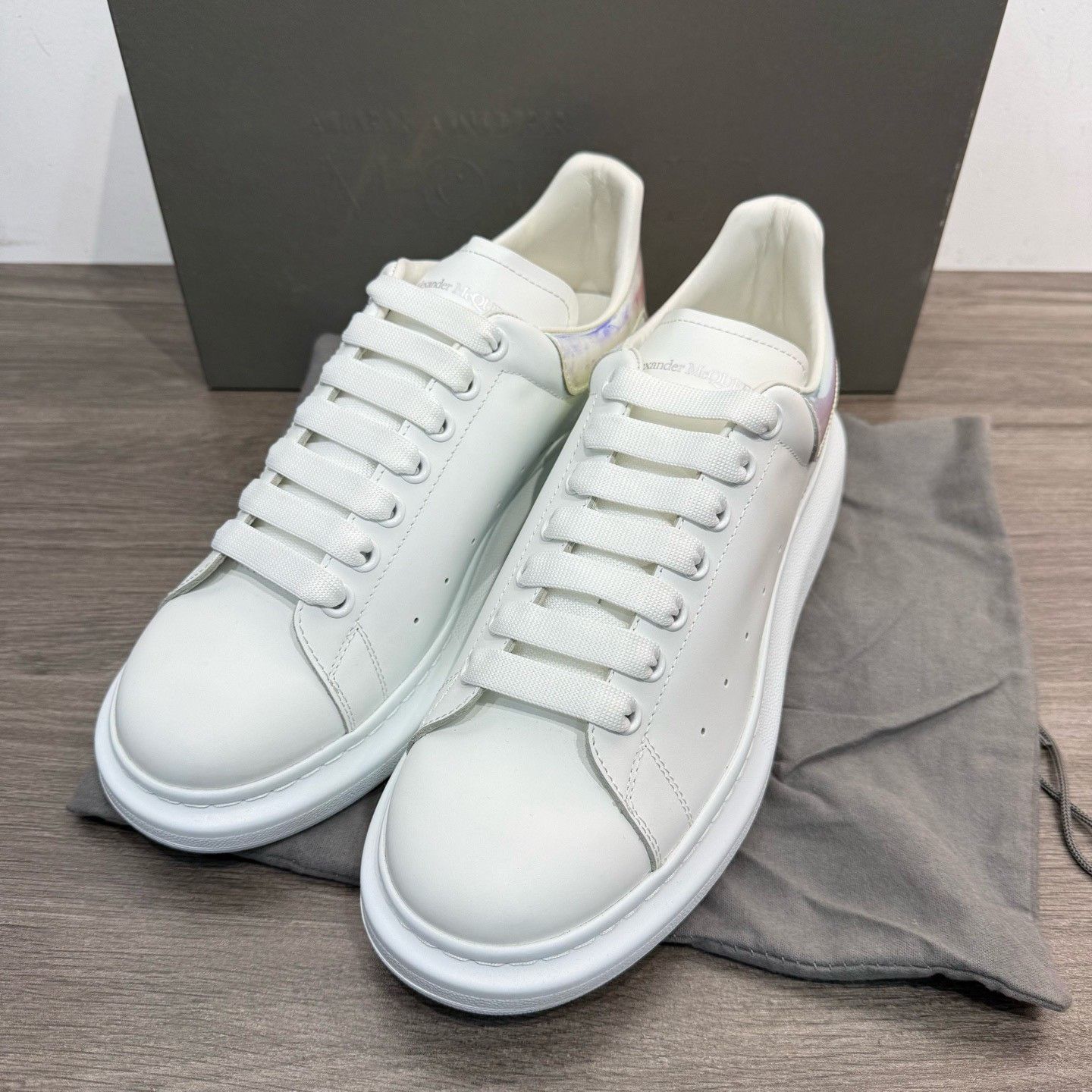 Alexander McQueen Alexander McQueen Iridescent Oversized Sneakers 43 Size US 10 / EU 43 - 2 Thumbnail