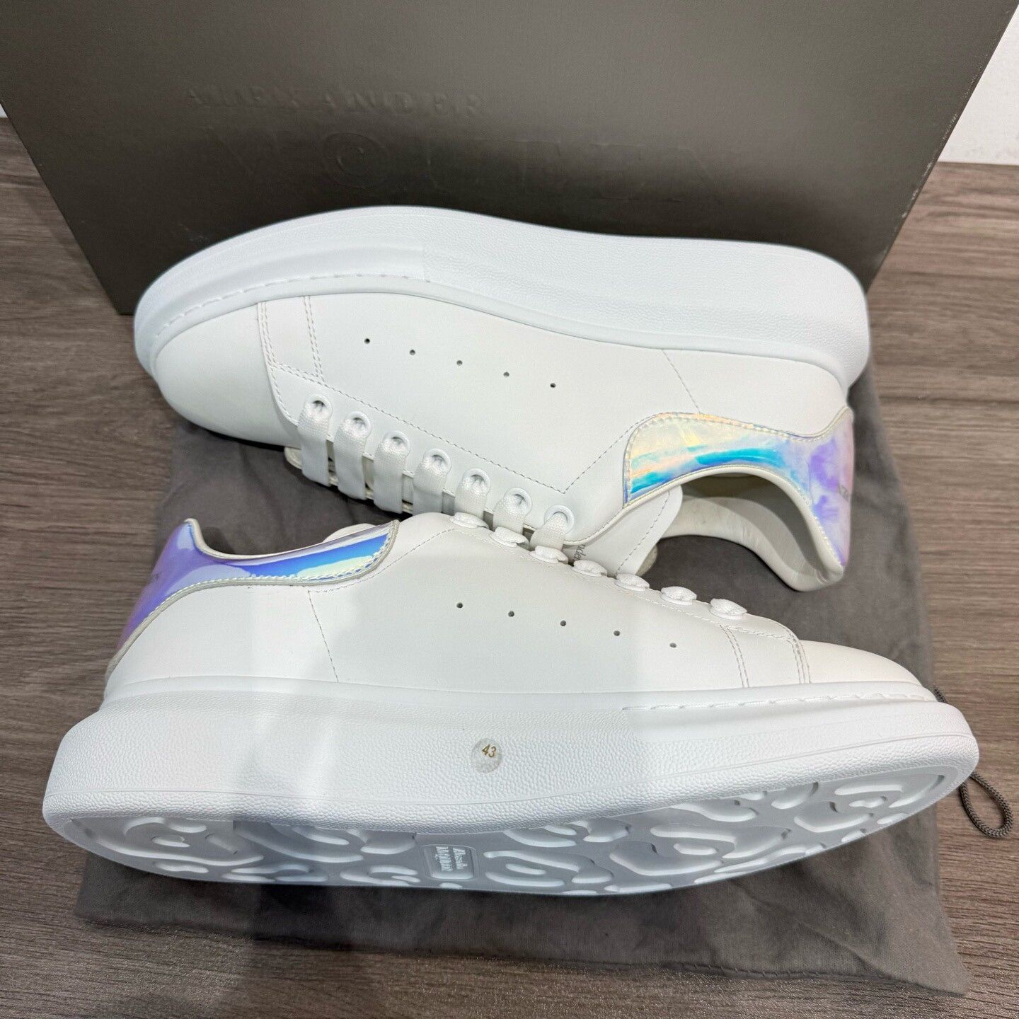 Alexander McQueen Alexander McQueen Iridescent Oversized Sneakers 43 Size US 10 / EU 43 - 4 Thumbnail