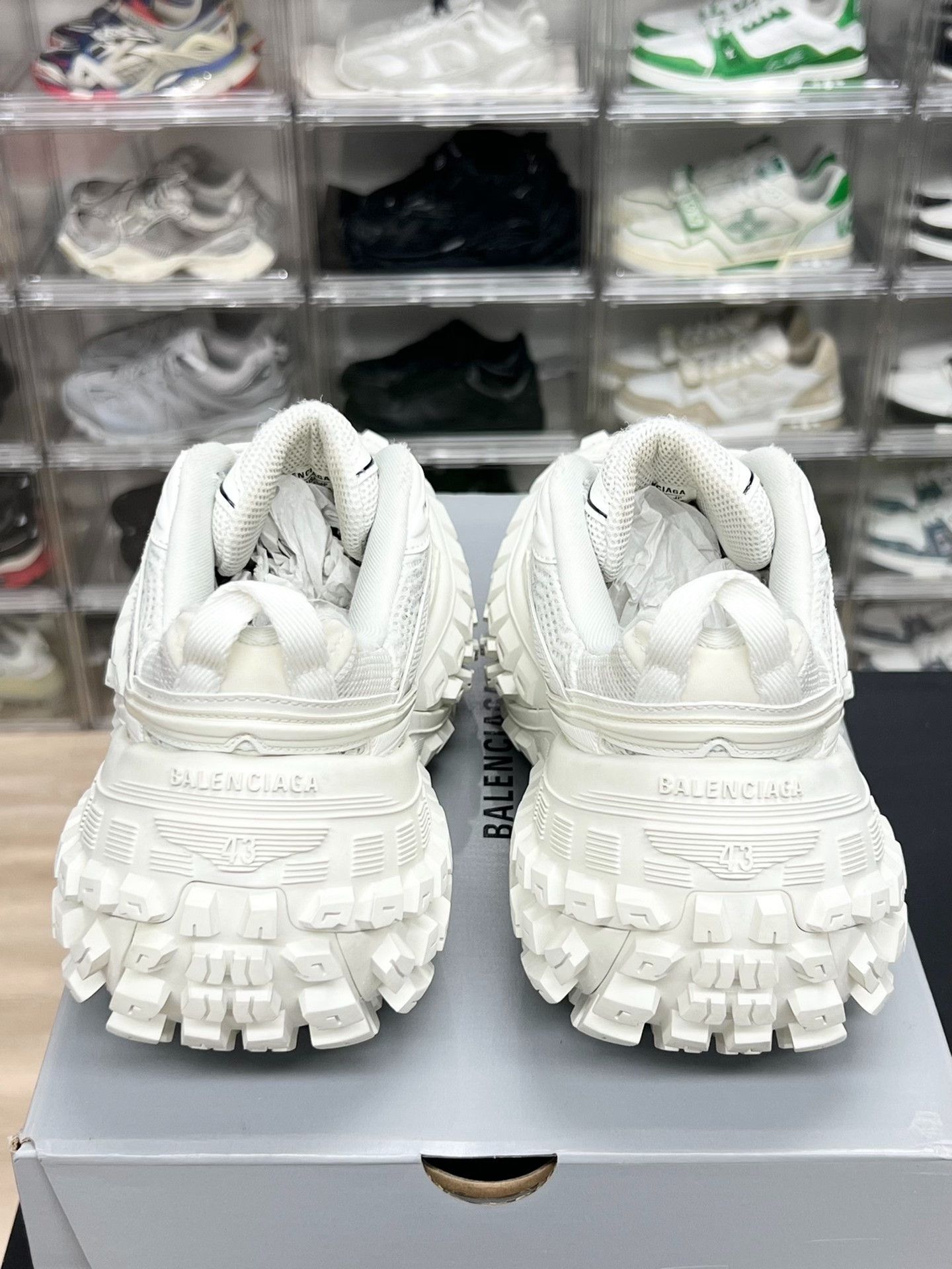 Balenciaga Balenciaga White Lowtop Sneakers 10 Men Size US 10 / EU 43 - 7 Thumbnail