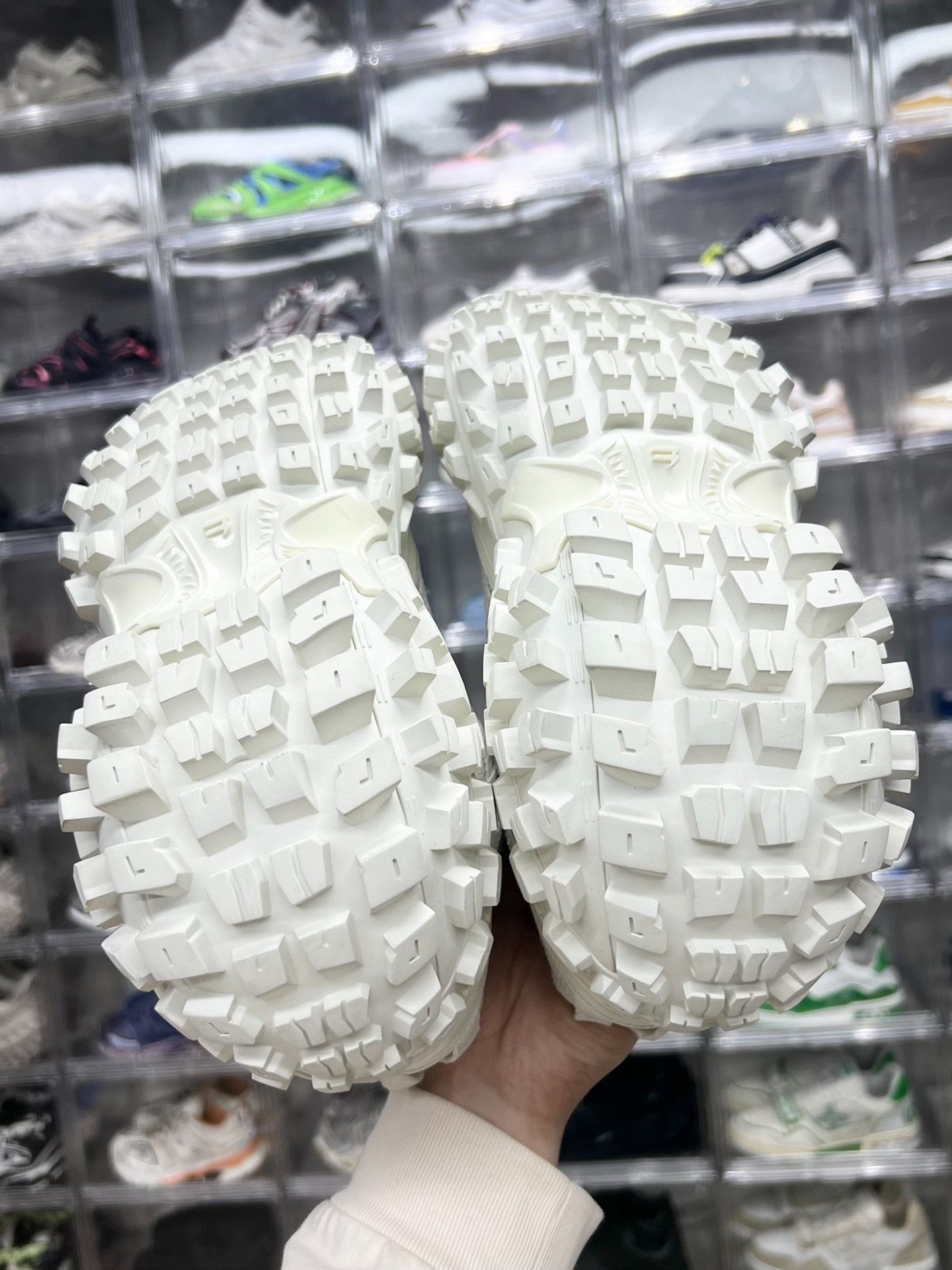 Balenciaga Balenciaga White Lowtop Sneakers 10 Men Size US 10 / EU 43 - 9 Thumbnail