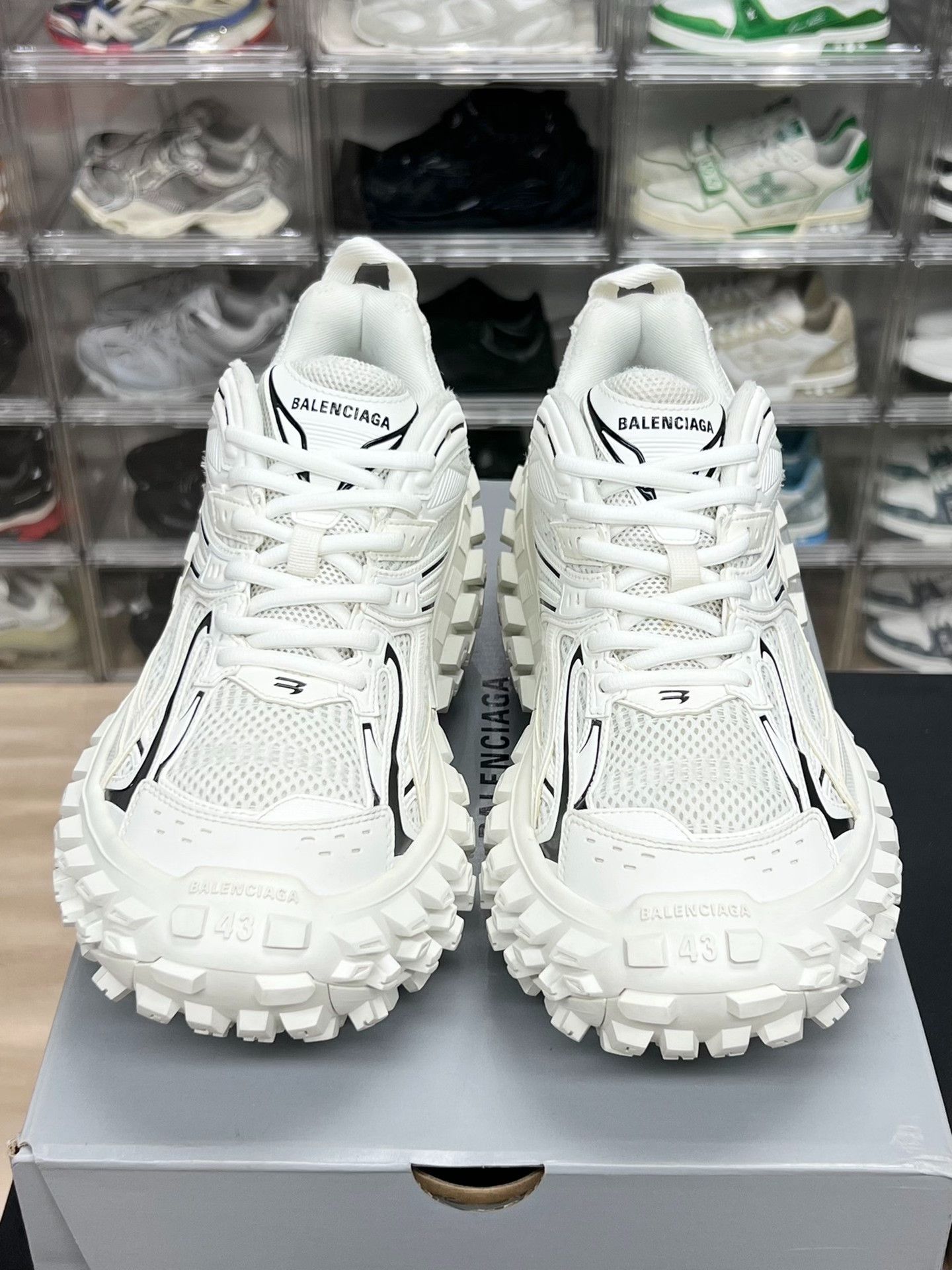 Balenciaga Balenciaga White Lowtop Sneakers 10 Men Size US 10 / EU 43 - 2 Thumbnail