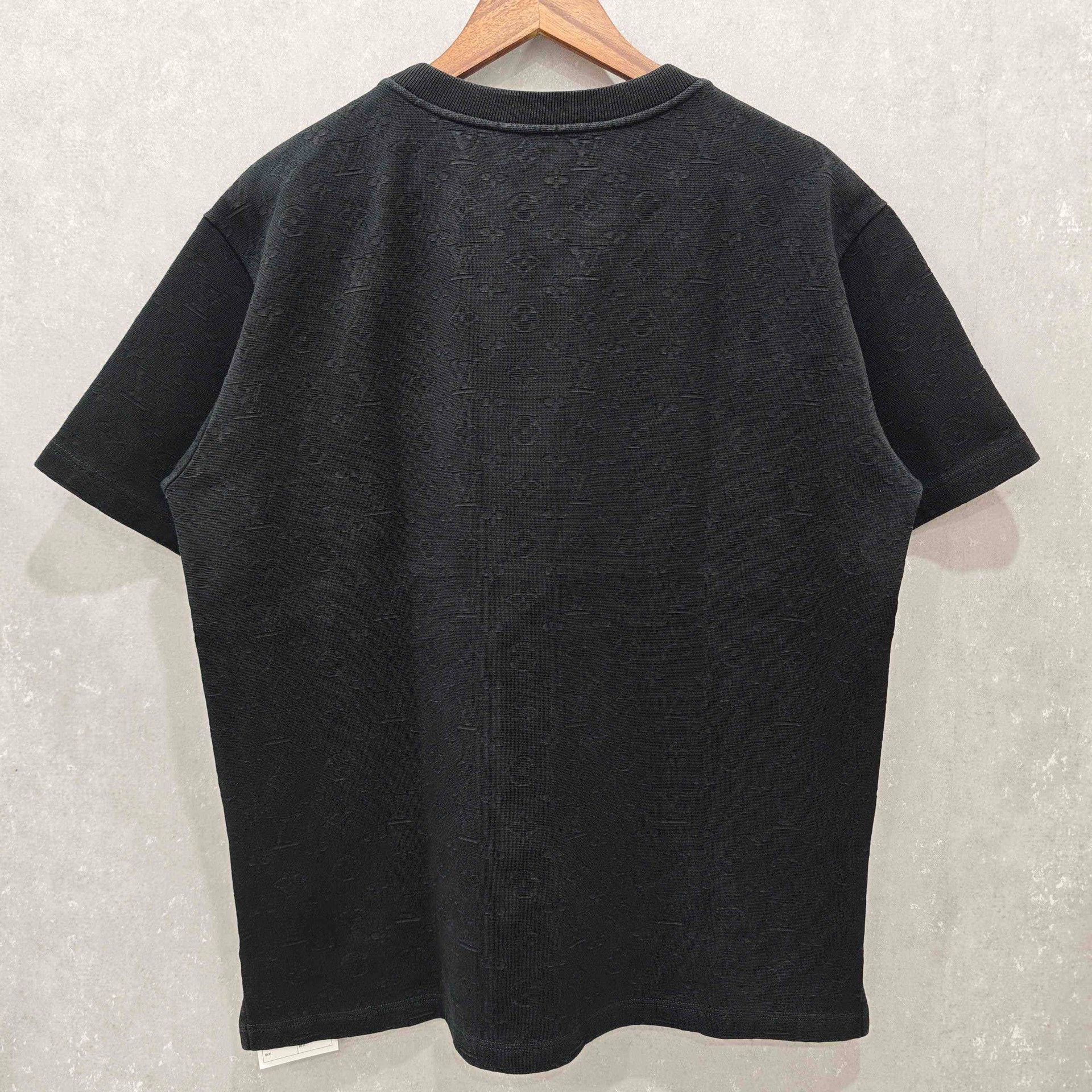 Louis Vuitton Louis Vuitton Monogram Pocket T-Shirt Size L Size US L / EU 52-54 / 3 - 3 Thumbnail