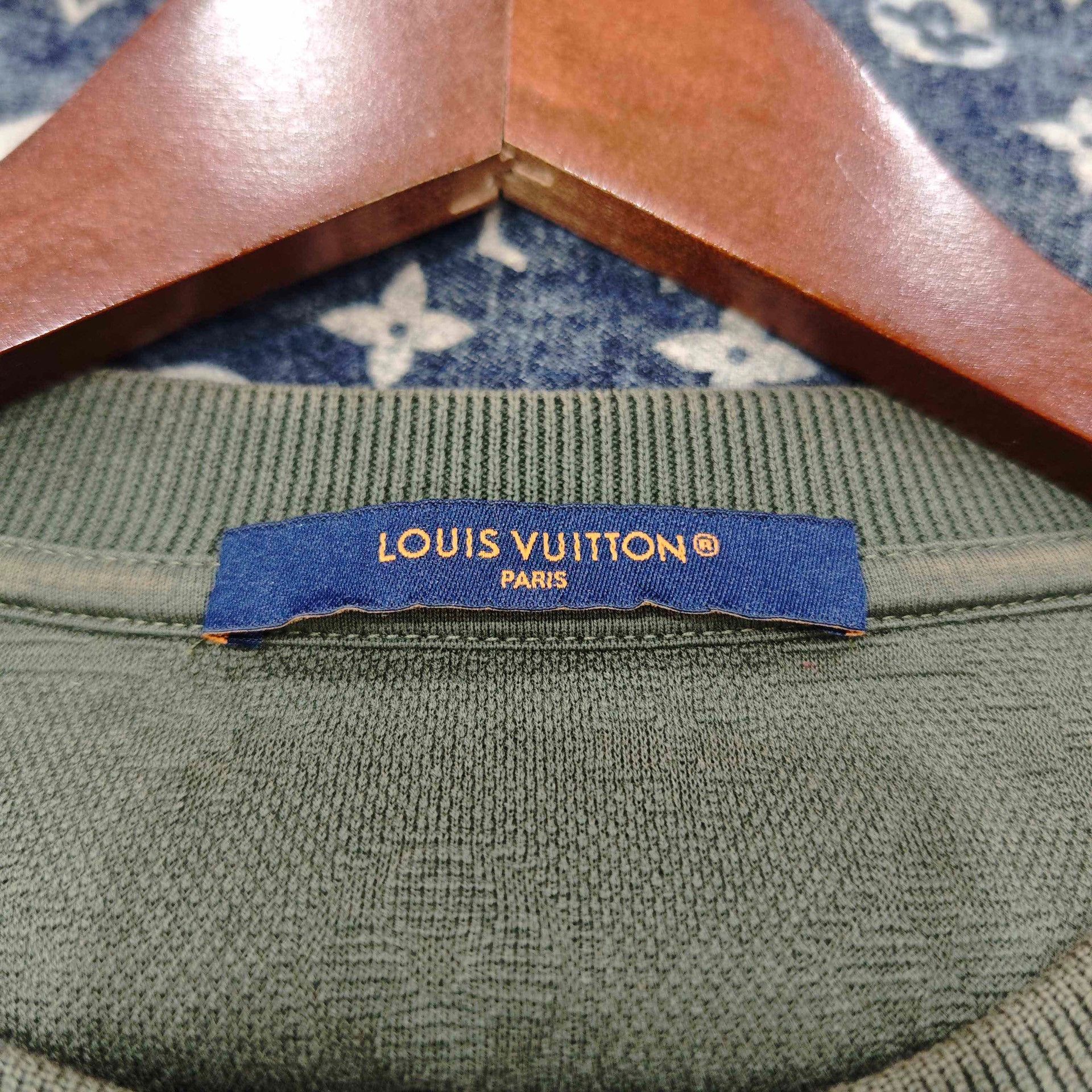 Louis Vuitton Louis Vuitton Monogram Textured Pocket T-Shirt L Size US L / EU 52-54 / 3 - 4 Thumbnail