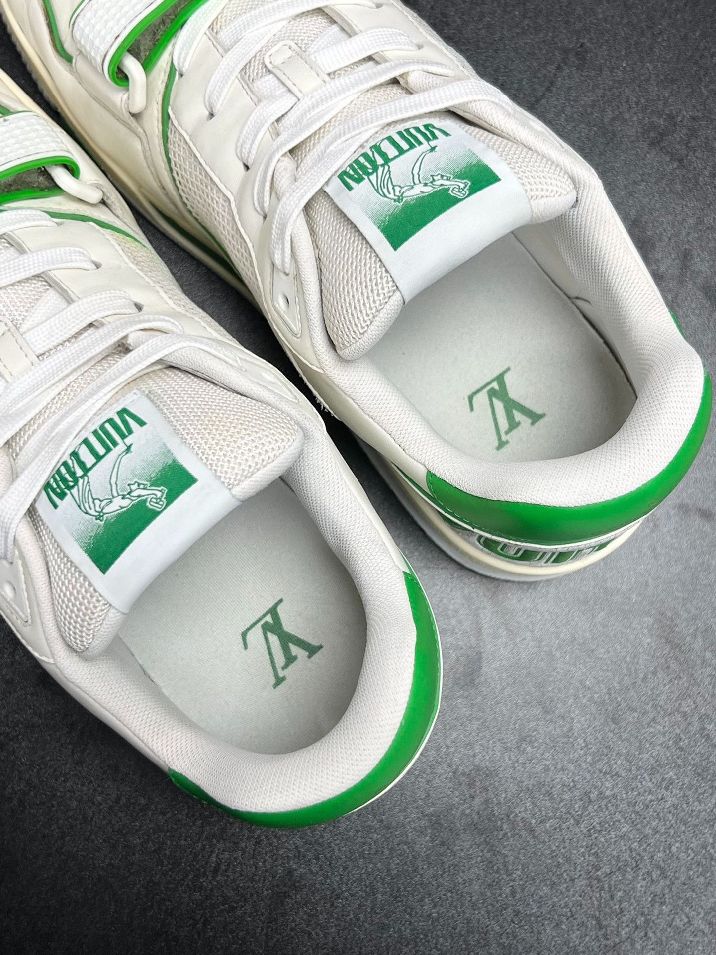 Louis Vuitton Louis Vuitton Training Green Lowtop Sneakers 10.5 Men Size US 10.5 / EU 43-44 - 4 Thumbnail